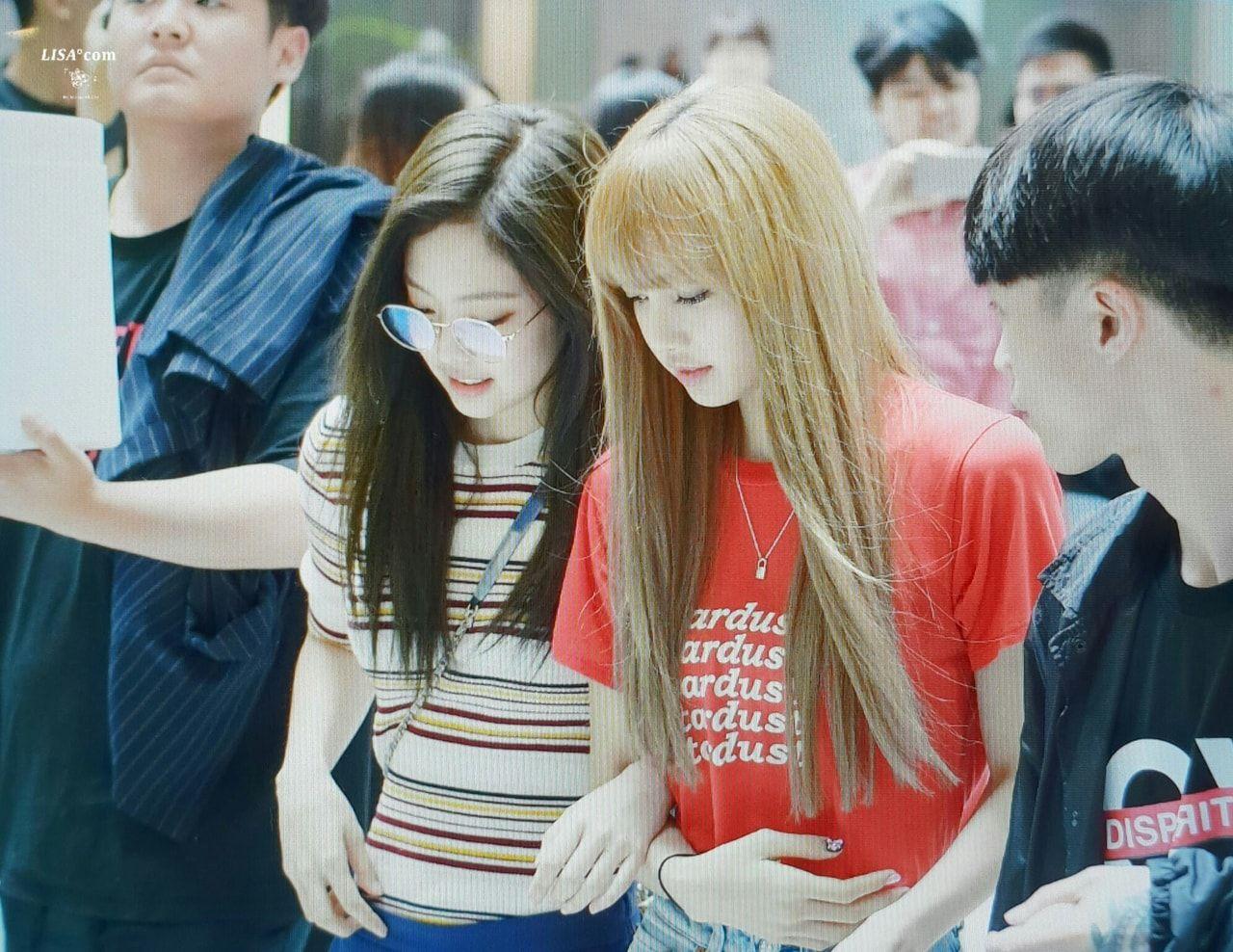 1280x988 image about JENLISA. See more about lisa, jennie and blackpink