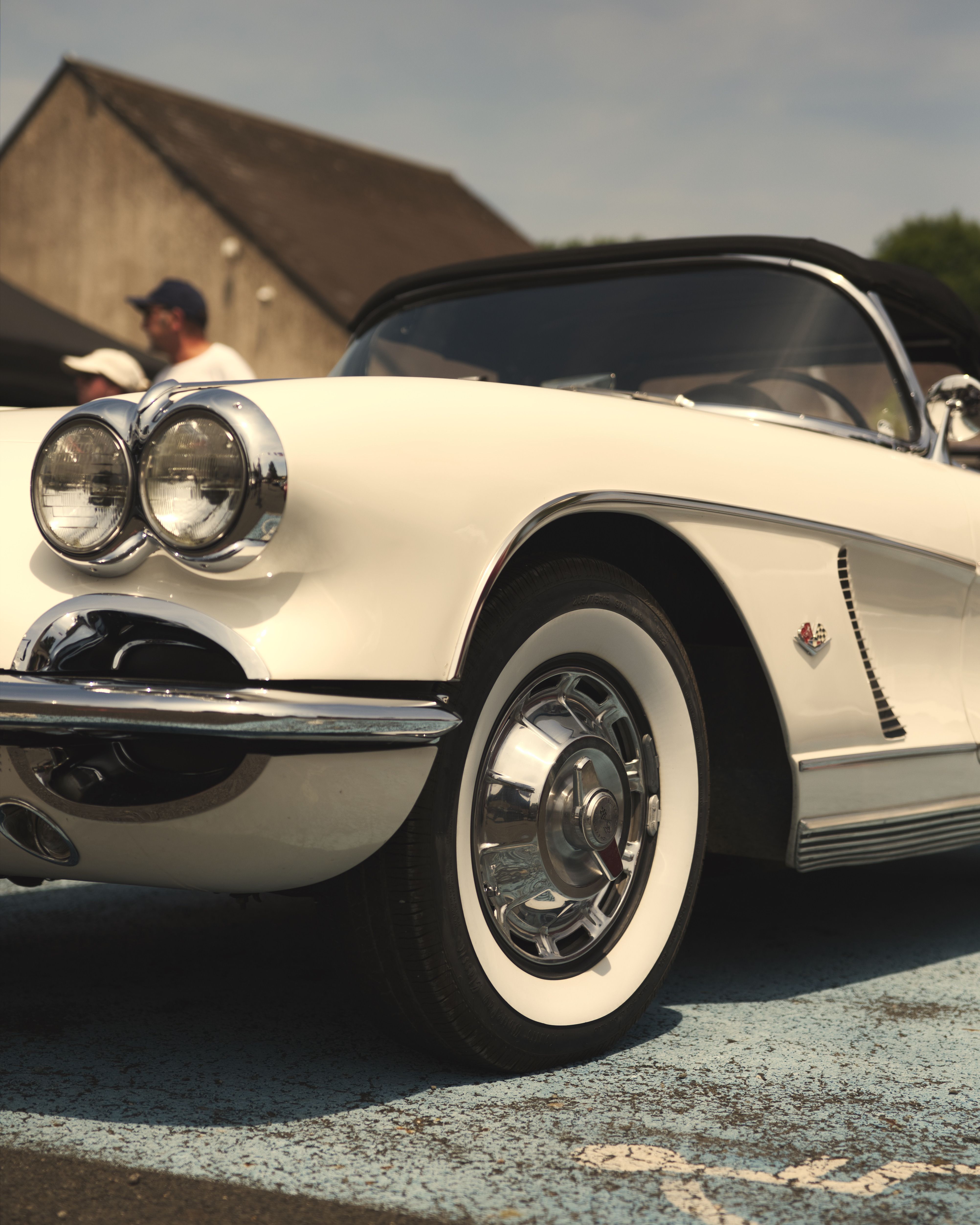 4008x5010 Brown Shiny Chevrolet Corvette C1 · Free