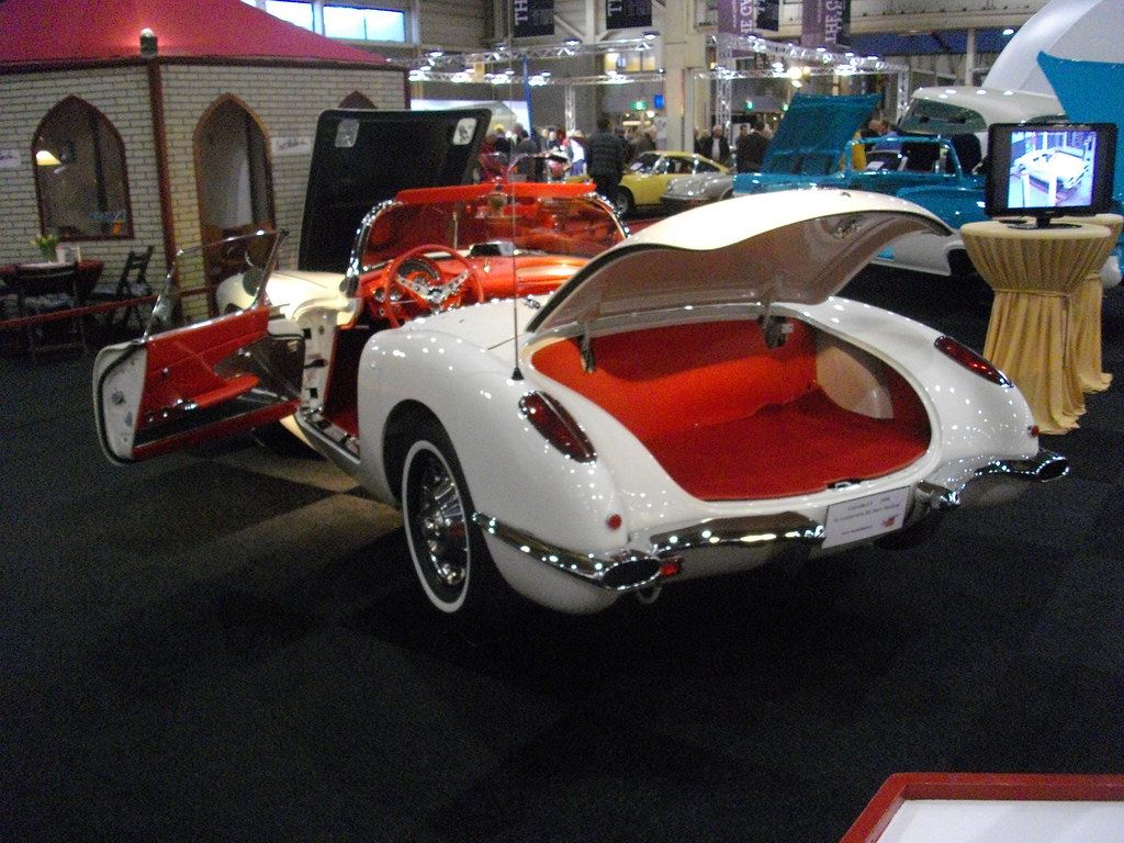 1024x768 Chevrolet Corvette C1 (1)