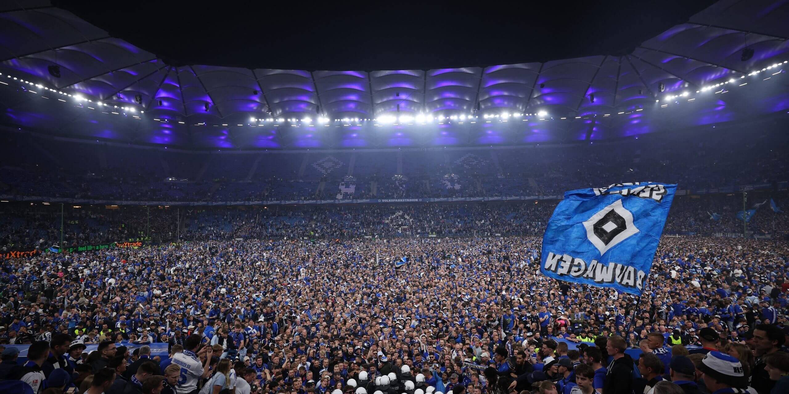 2560x1280 Hamburg revel in the completion of their long road back to the Bundesliga