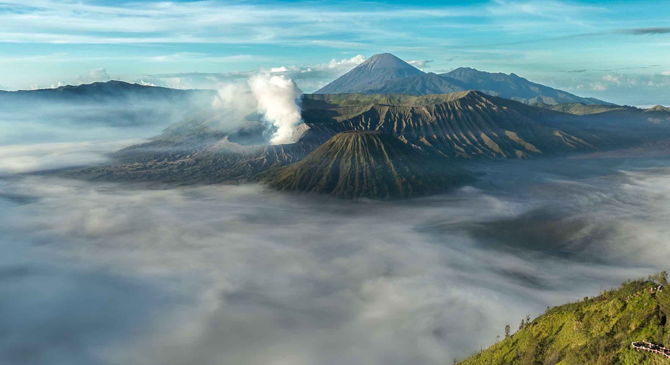 2193x1194 Bromo Sunrise Photography: Choose the Right Viewpoint Lens Trip