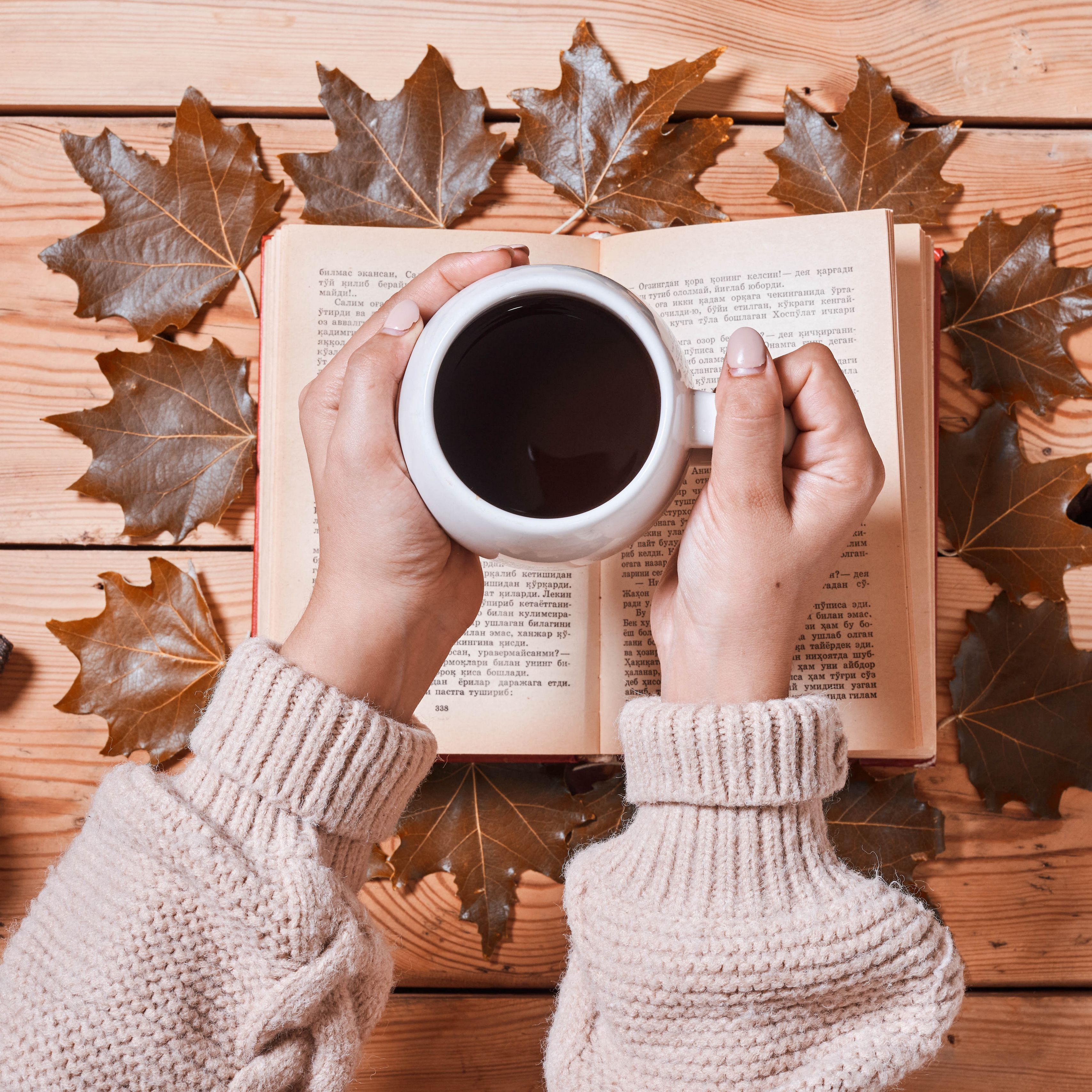 3415x3415 Download wallpaper 3415x3415 coffee, drink, cup, hands, book, autumn, cozy ipad pro 12.9 retina for parallax HD background