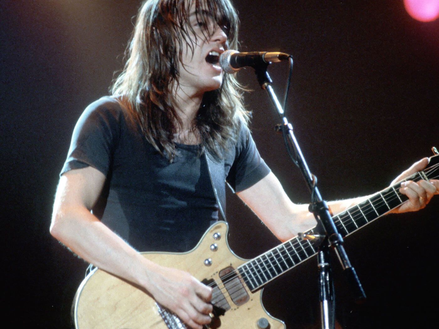 1400x1050 Angus Young on Malcolm's absence from PWR UP: “He wouldn't like me trying to splice his guitar work”