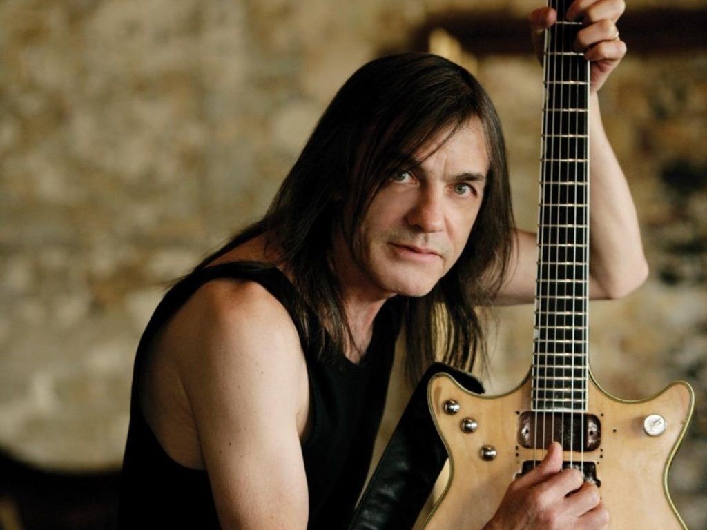 1024x768 Malcolm Young sobre o maior guitarrista rítmico da história Music Clan