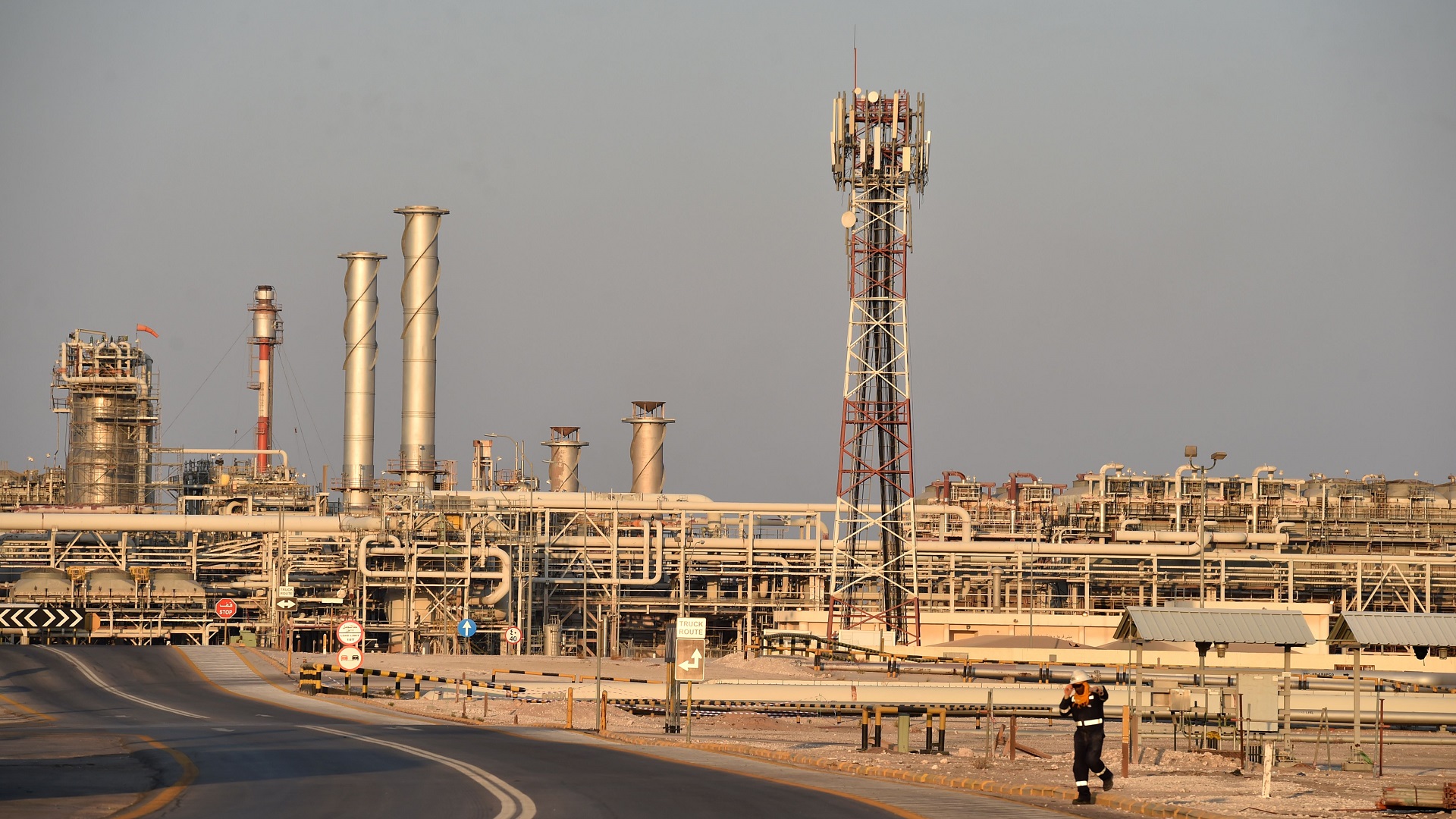 1920x1080 Saudi Aramco warns employees to avoid social media