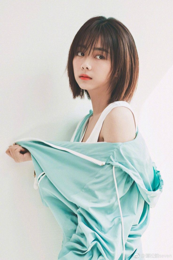 736x1105 Kim dami wallpaper. Korean layered bob with bangs, Hoyeon jung short hair, Minimal street zip