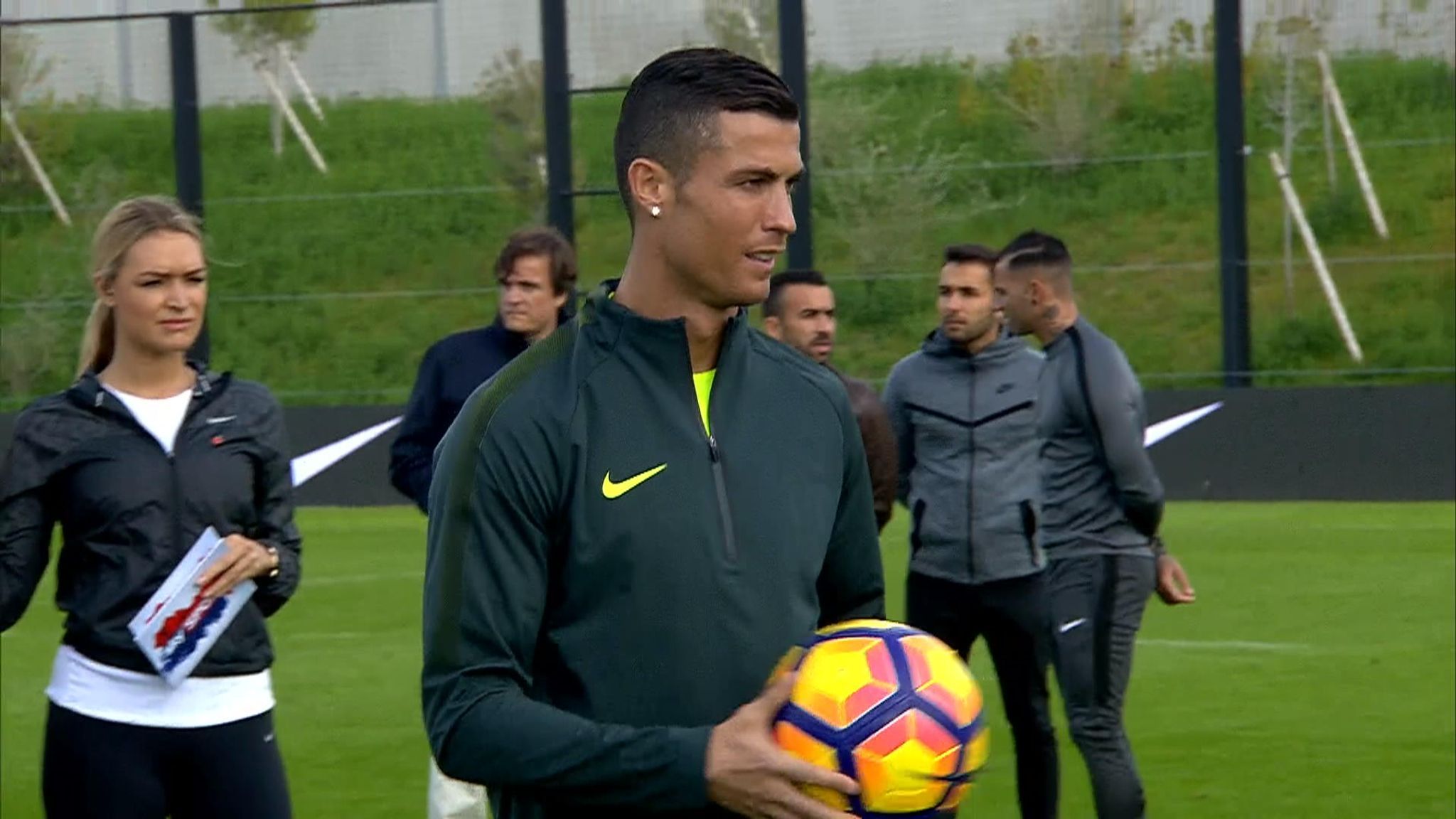 2048x1152 Cristiano Ronaldo takes part in live interactive training session on