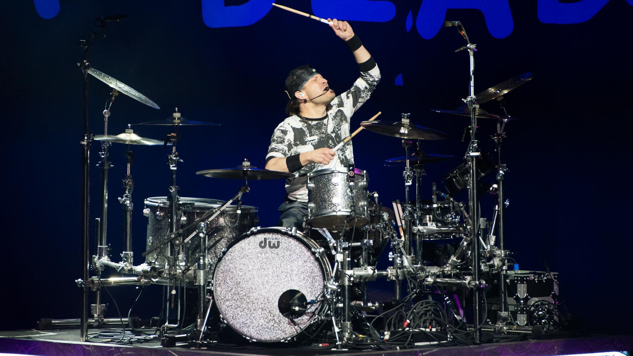 2048x1152 Photo Gallery: Theory Of A Deadman with JJ Wilde at Niagara Falls' OLG Stage in Fallsview Casino Eric Alper