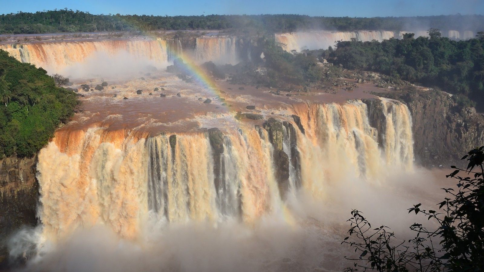 1600x900 Iguazu falls. Brasil