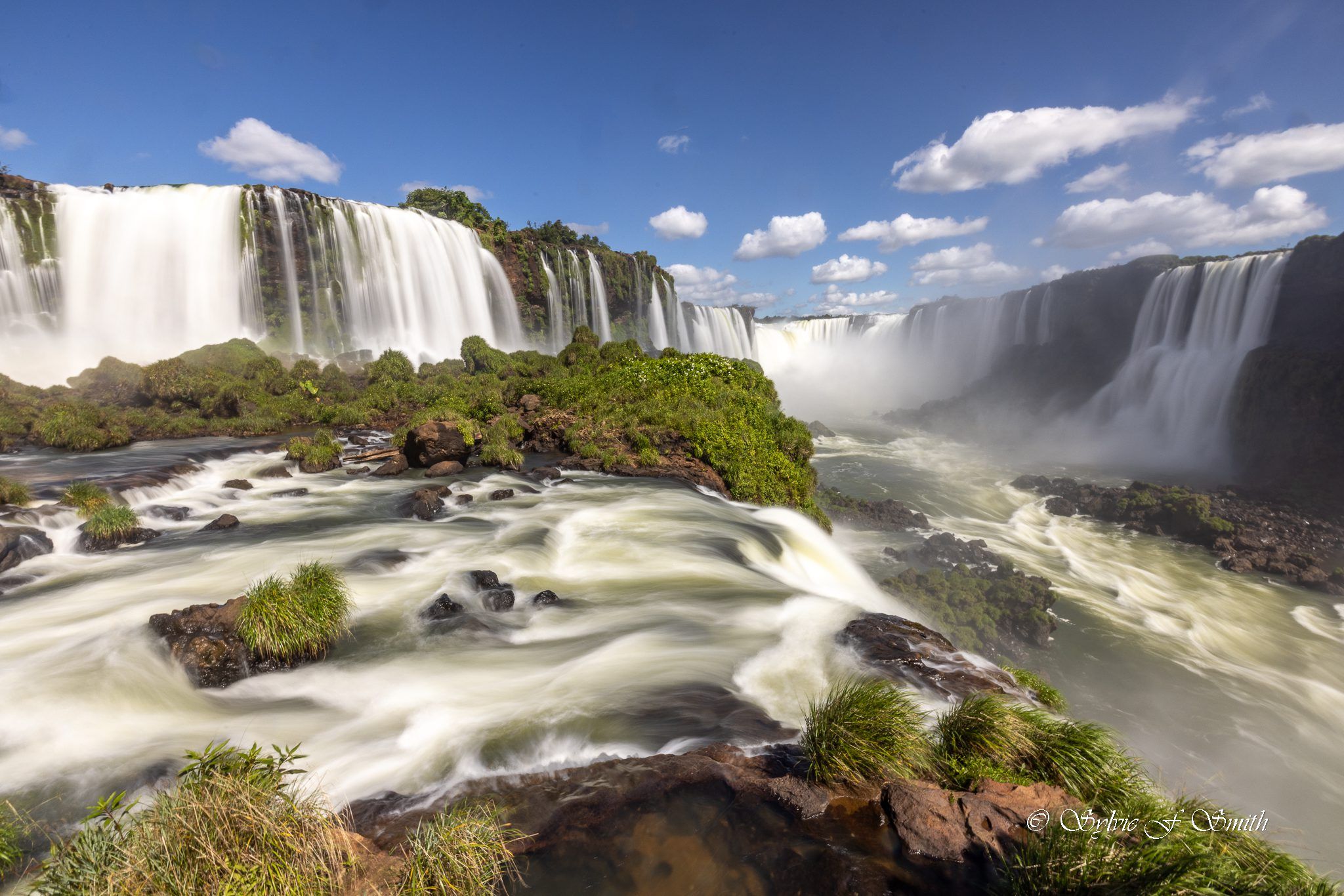 2048x1366 Iguazu Falls, Brazil & Argentina's Adventures