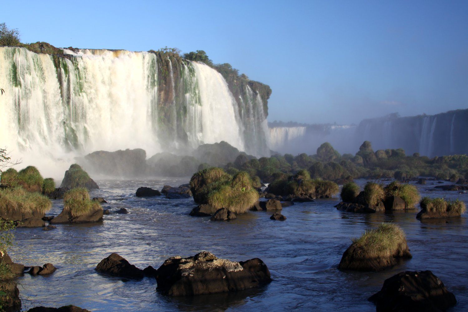 1500x1000 Iguazu Falls Brazil travel guide