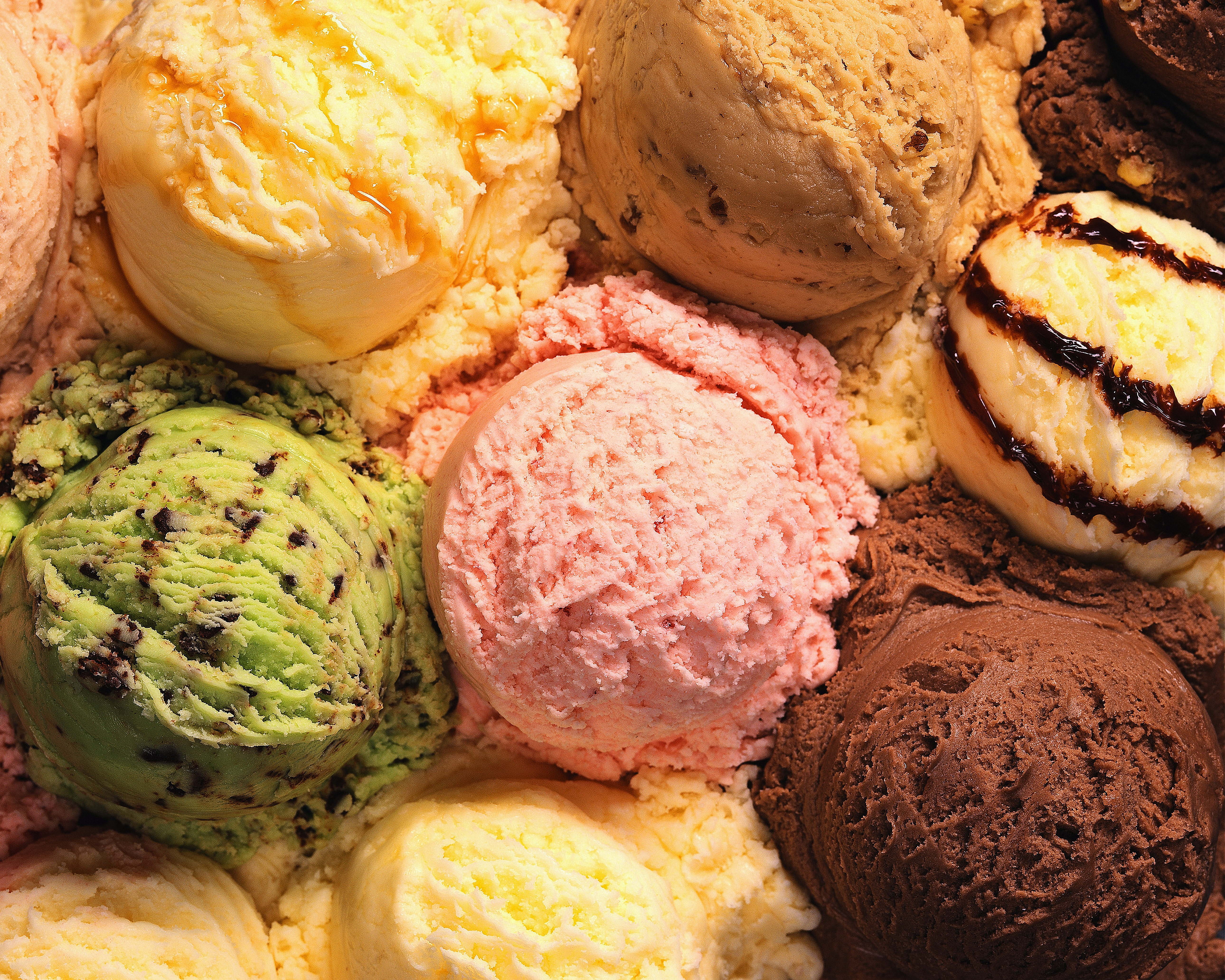 5160x4128 Food photography of scoops of ice creams HD wallpaper