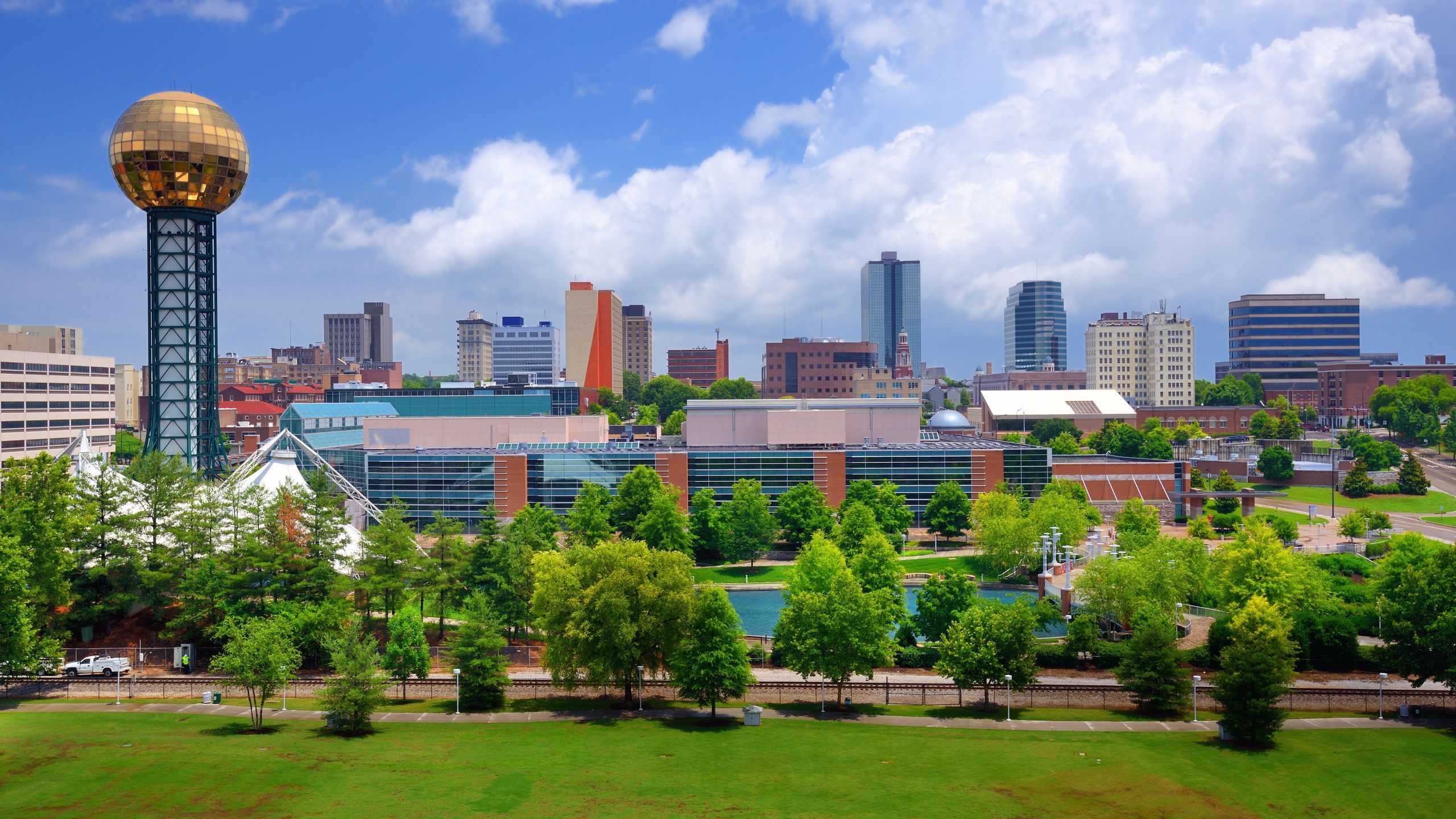 2560x1440 What to Do in Knoxville: Shopping, Restaurants, and More