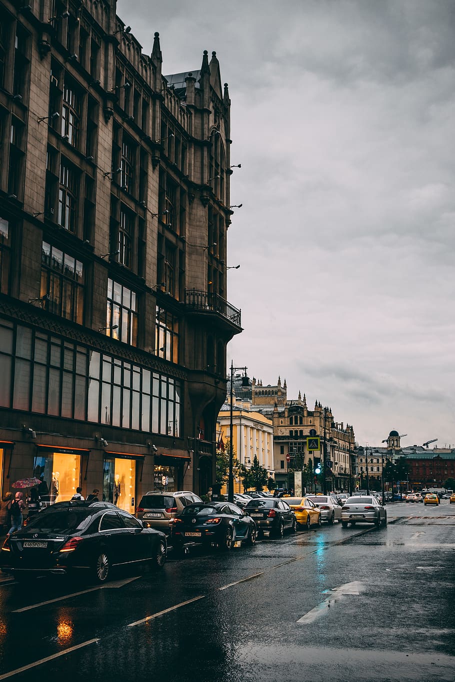 910x1365 streets of moscow 1080P, 2K, 4K, 5K HD wallpaper free download