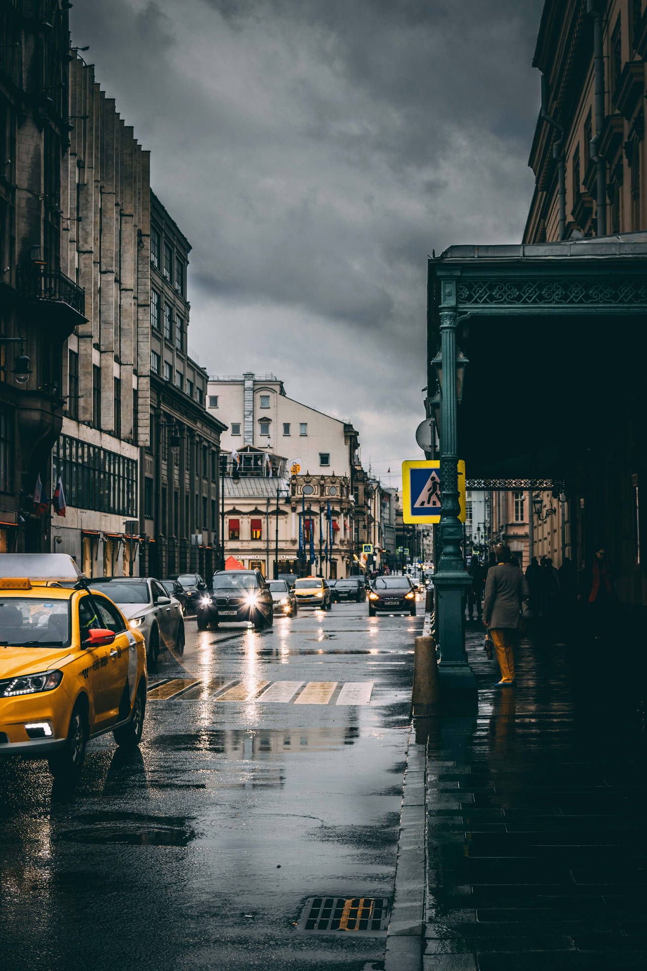 1280x1920 Moscow Russia Street View Wallpaper