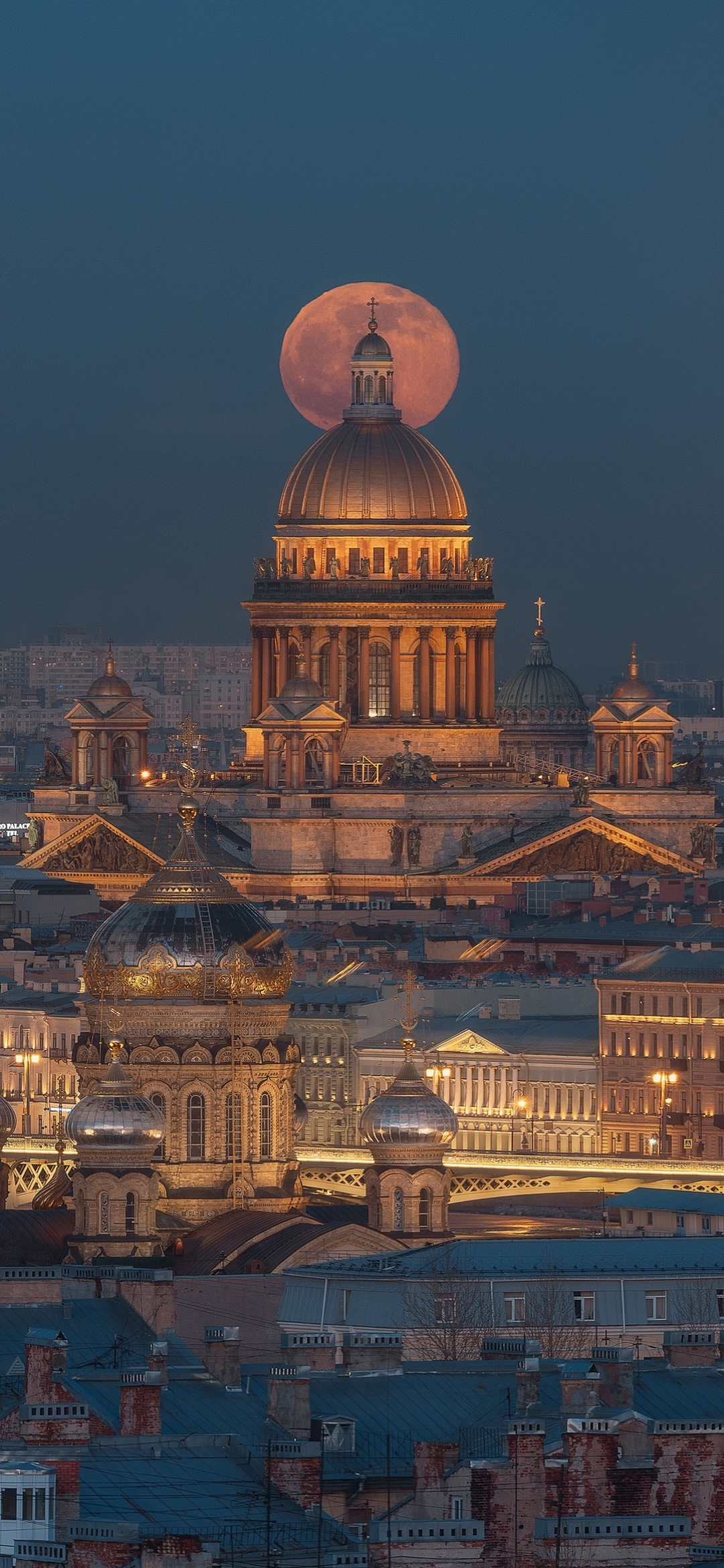 1080x2340 Red Moon Street Lights In Saint Petersburg Russia St. Petersburg Soviet Union Style Architecture