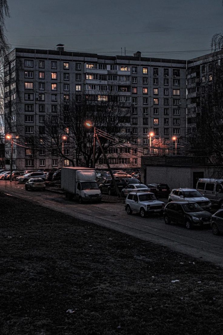 736x1104 Night view of St. Petersburg, Russia. Soviet aesthetic architecture, Soviet aesthetic wallpaper, Old soviet buildings