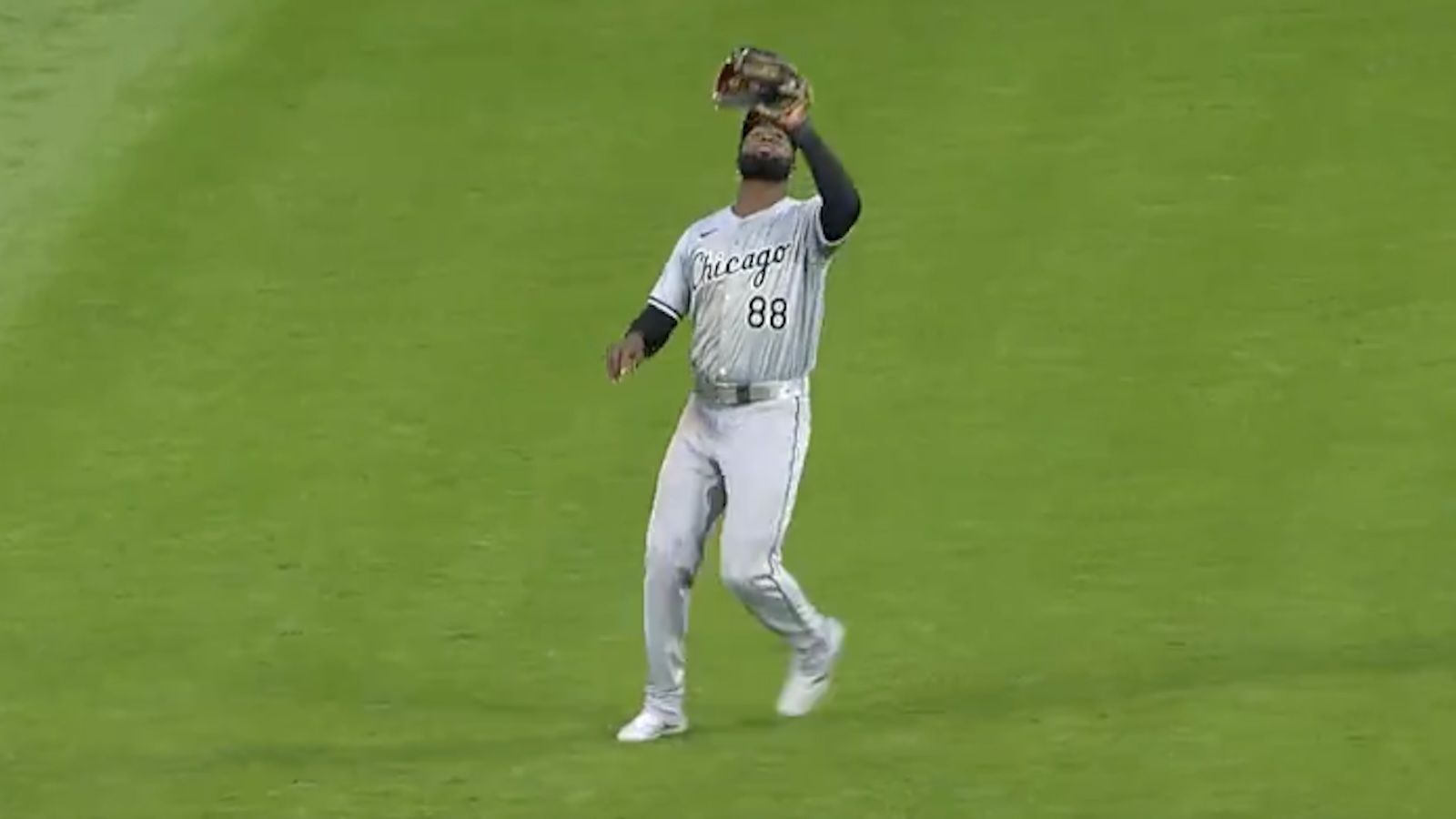 1600x900 Luis Robert Jr. Criticized For Decision At End Of Walk Off Loss