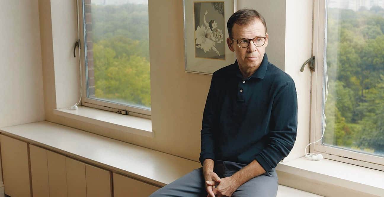 1296x665 Movie Actor And Comedian Rick Moranis Remembers The Past. Wallpaper