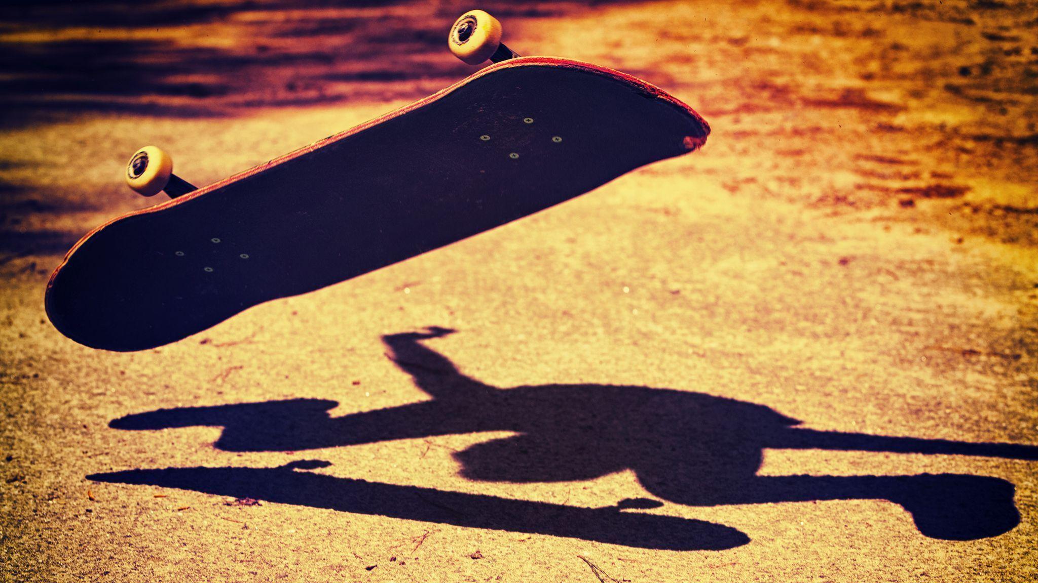 2048x1152 Cool Skateboarding Wallpaper