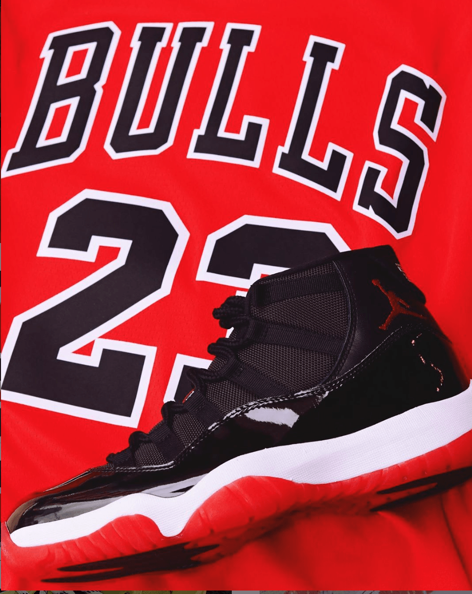 953x1200 Gold Jordan 11 Wallpaper
