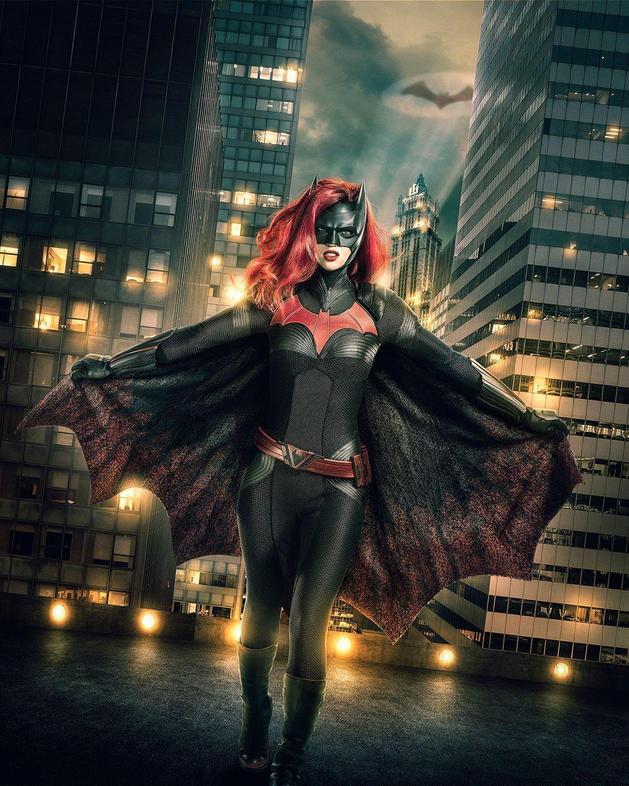 1241x1550 Batwoman: First Look at Ruby Rose in 'Elseworlds' Arrowverse Crossover. Batwoman costume, Batwoman, Superhero