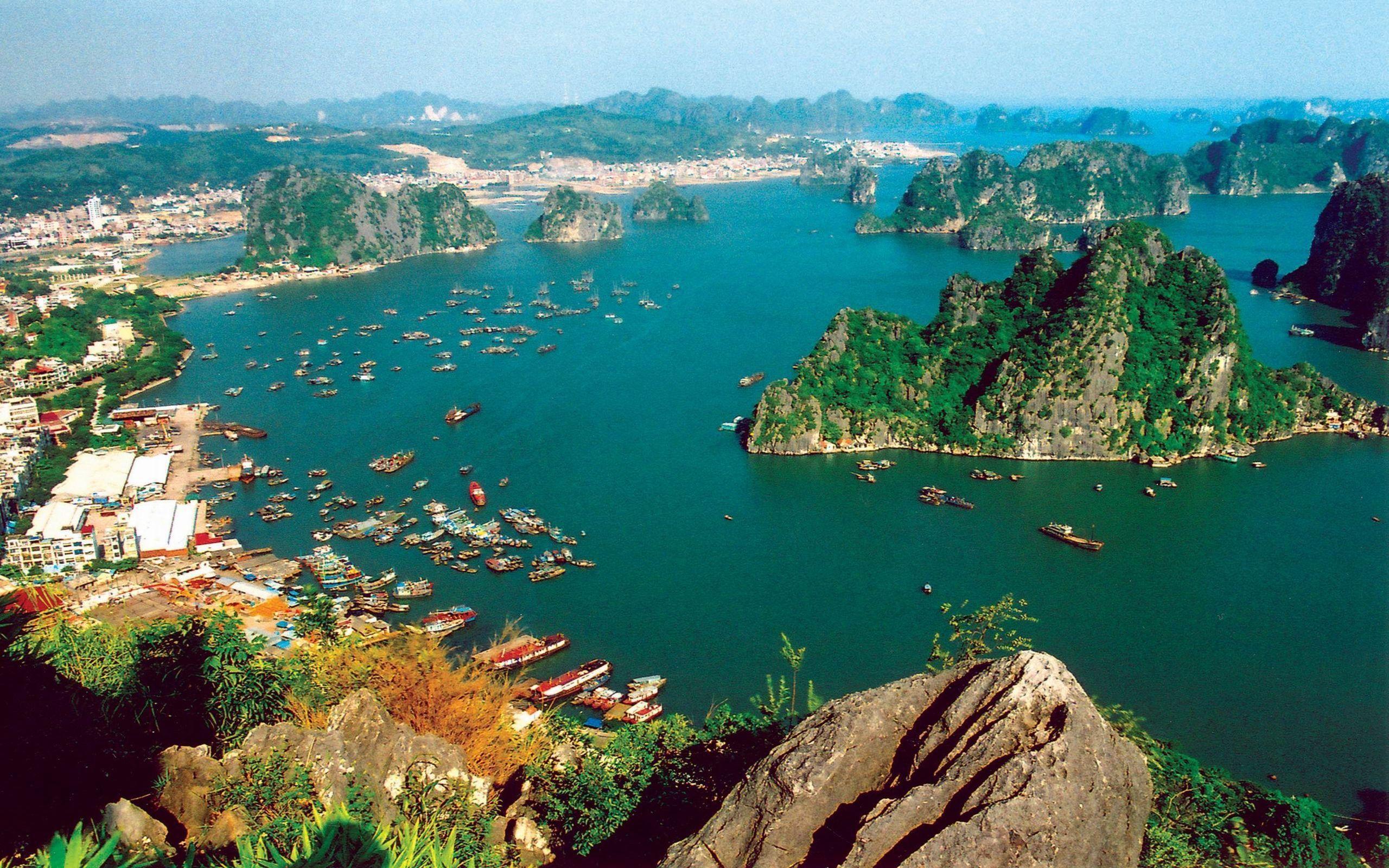 2560x1600 Nice Halong Bay Ha Long Vietnam Store Wallpaper 2560x1600 :