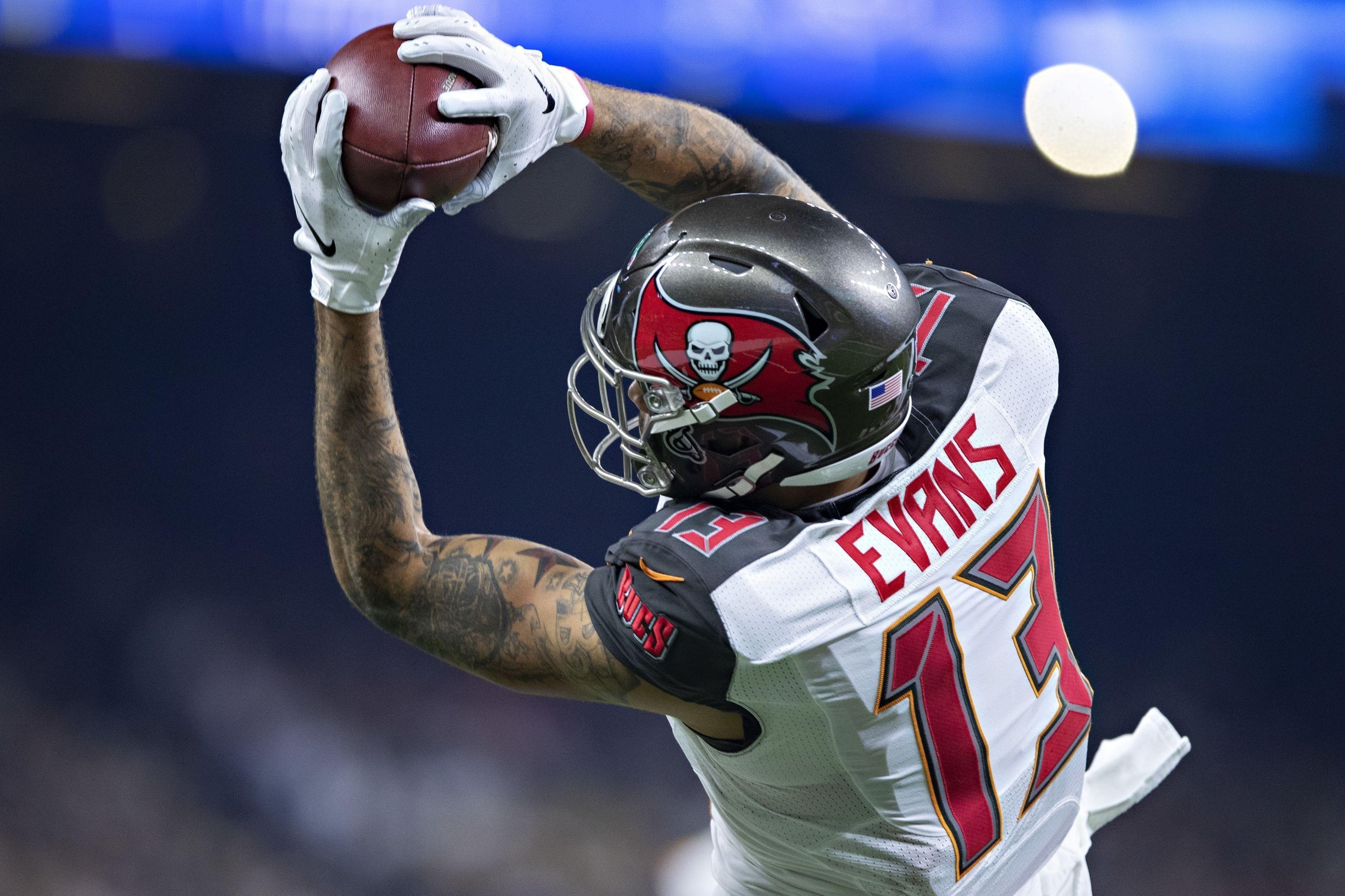 Bucs WR Mike Evans listed as doubtful for Sundays game against Saints   WFLA