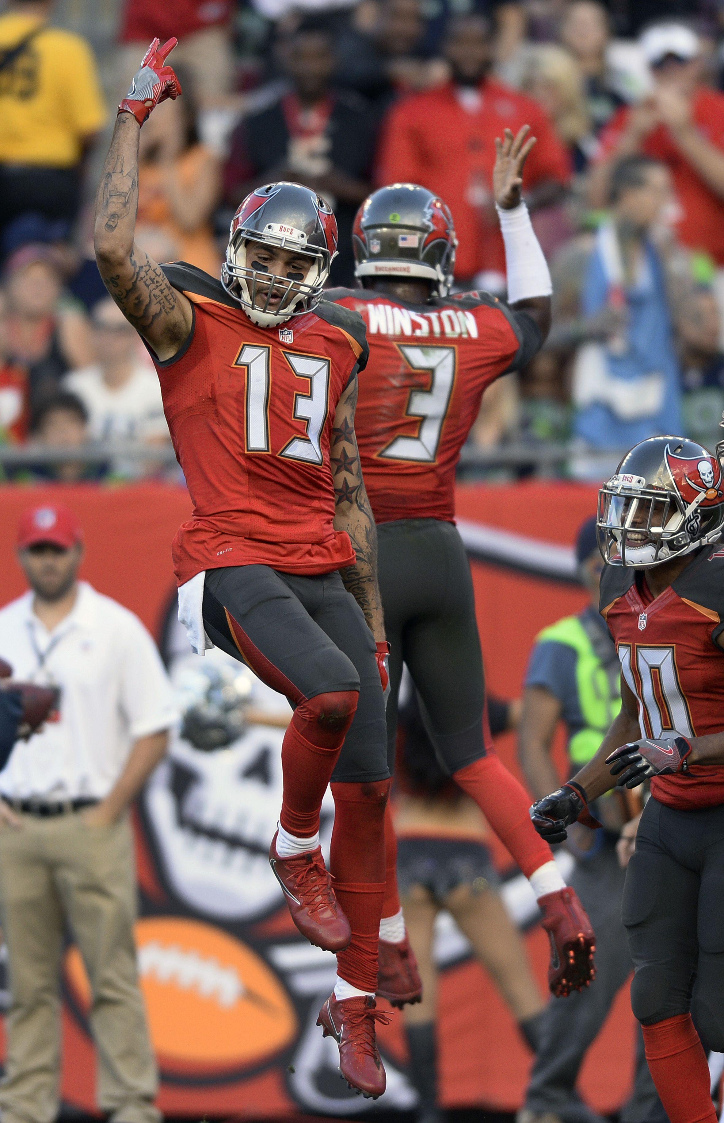 2362x3660 Tampa Bay Buccaneers WR QB Combo Mike Evans And Jameis Winston Don't Just Have Perfect Sync On Passing Plays, They Have It For C. Nfl, Futbol Americano, Americana