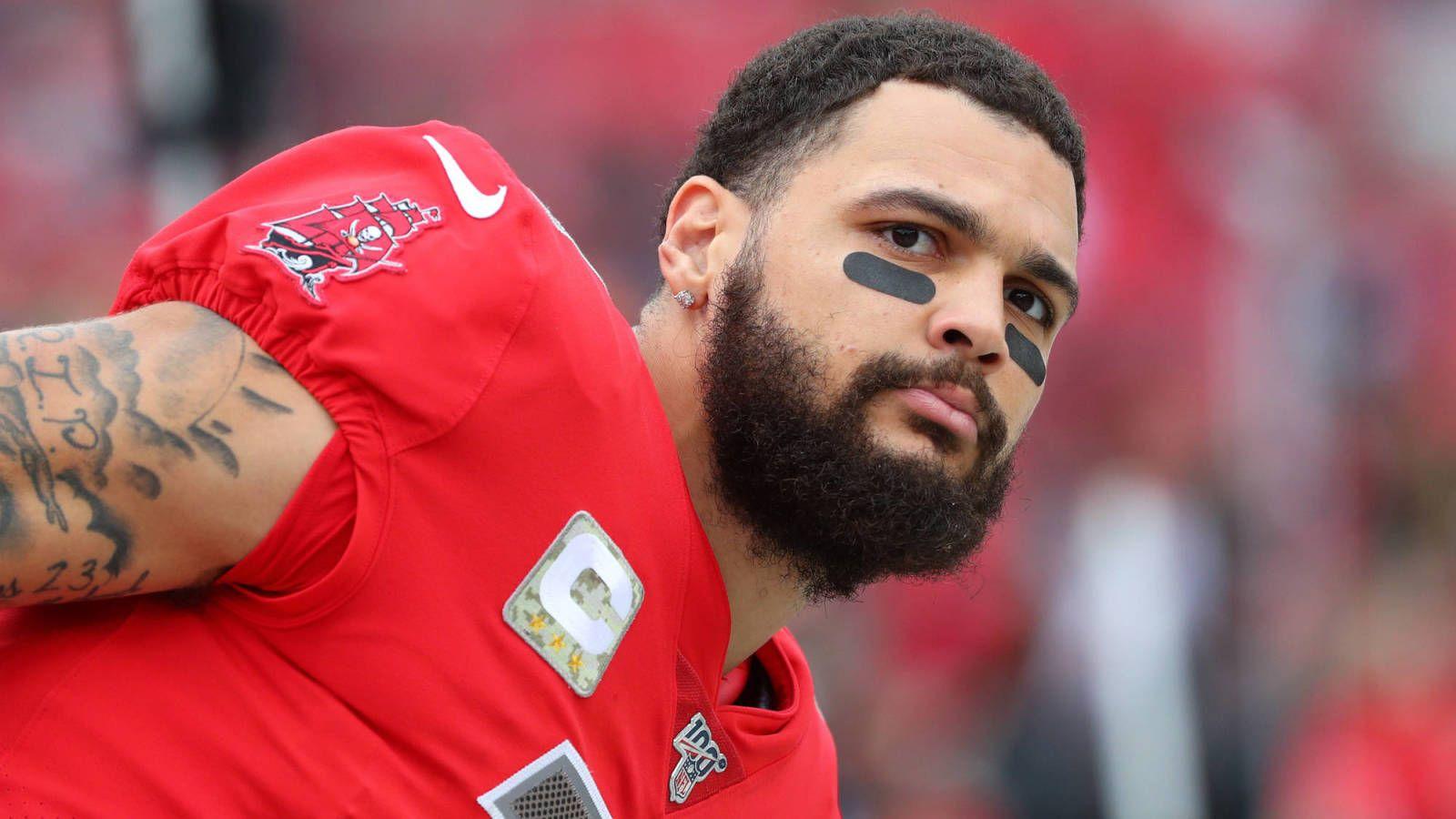 1600x900 Mike Evans says he's 'been on that Hennessy' while celebrating Brady signing