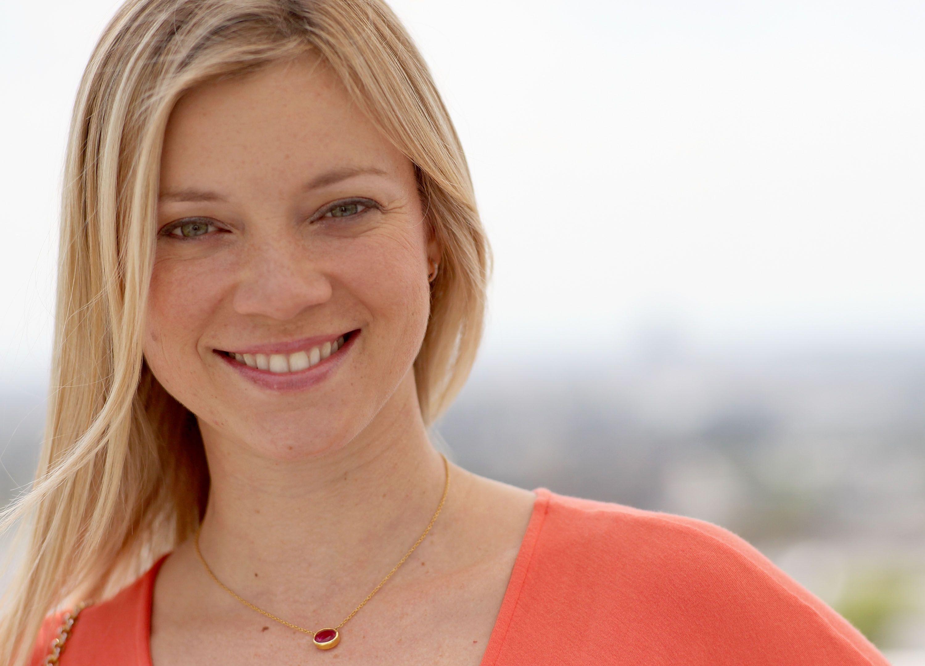 3000x2161 Amy Smart wallpaper