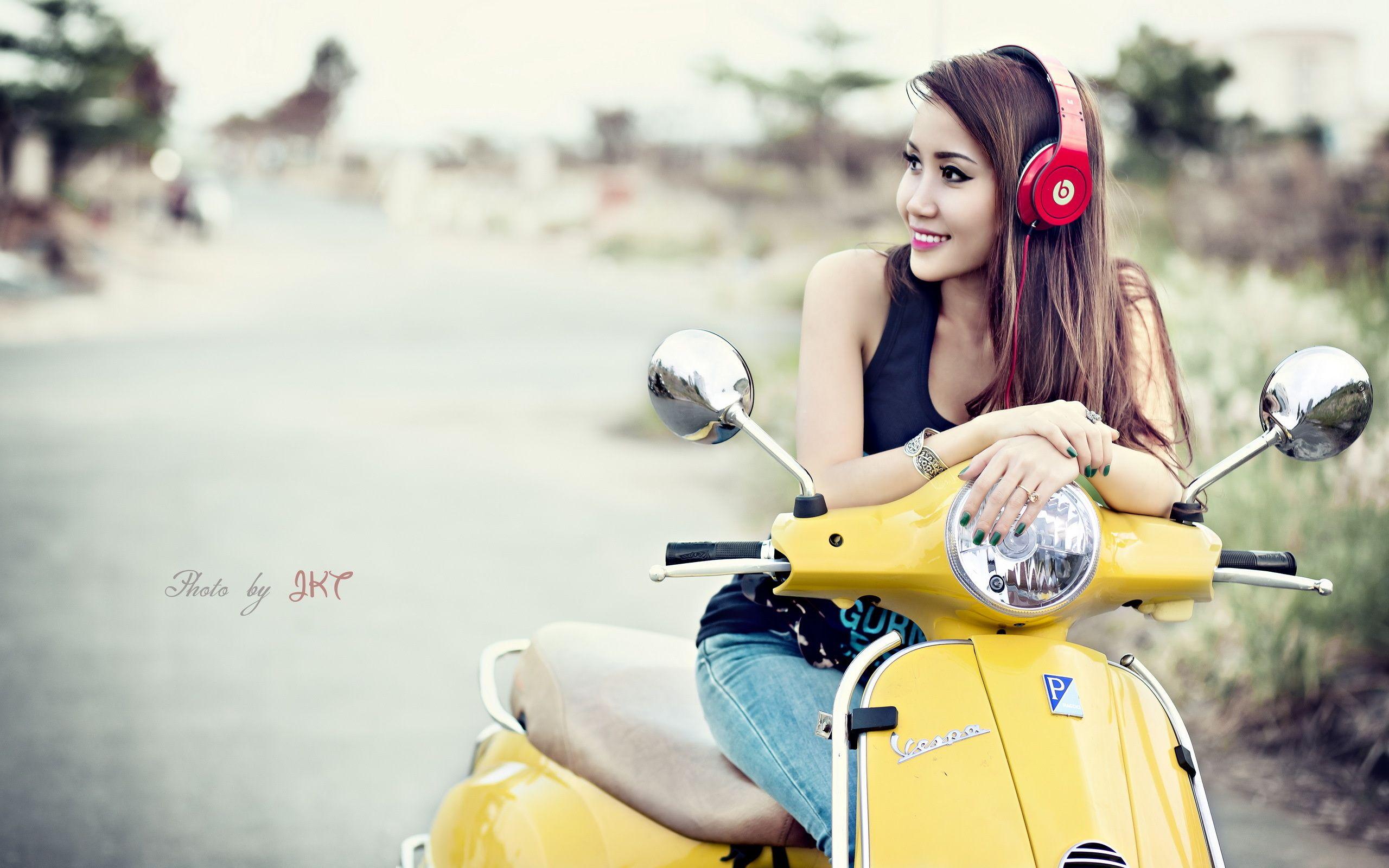 2560x1600 Scooter Vespa Asian headphones wallpaperx1600