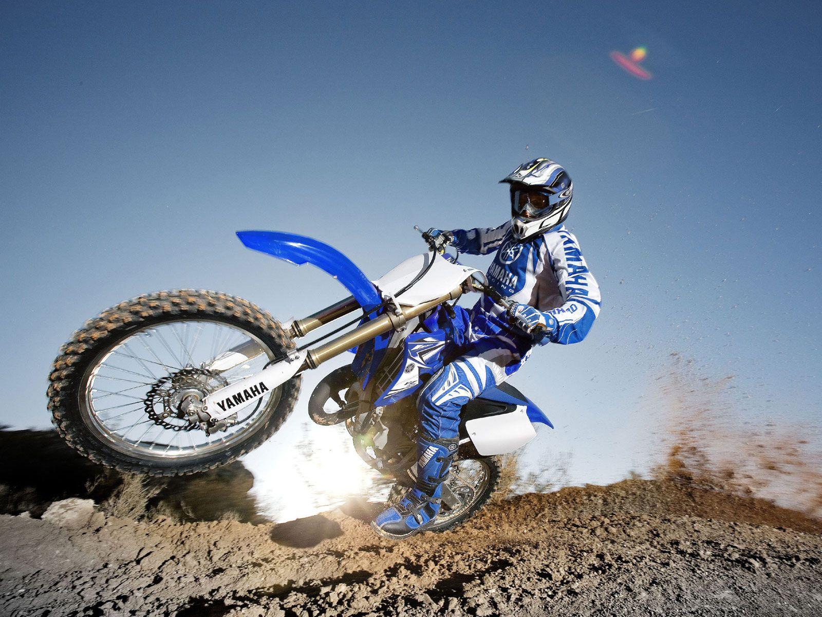 1600x1200 Yamaha Dirt Bike Wallpaper
