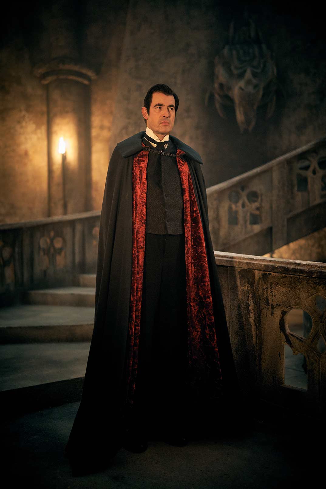 1074x1610 Dracula Netflix Wallpaper