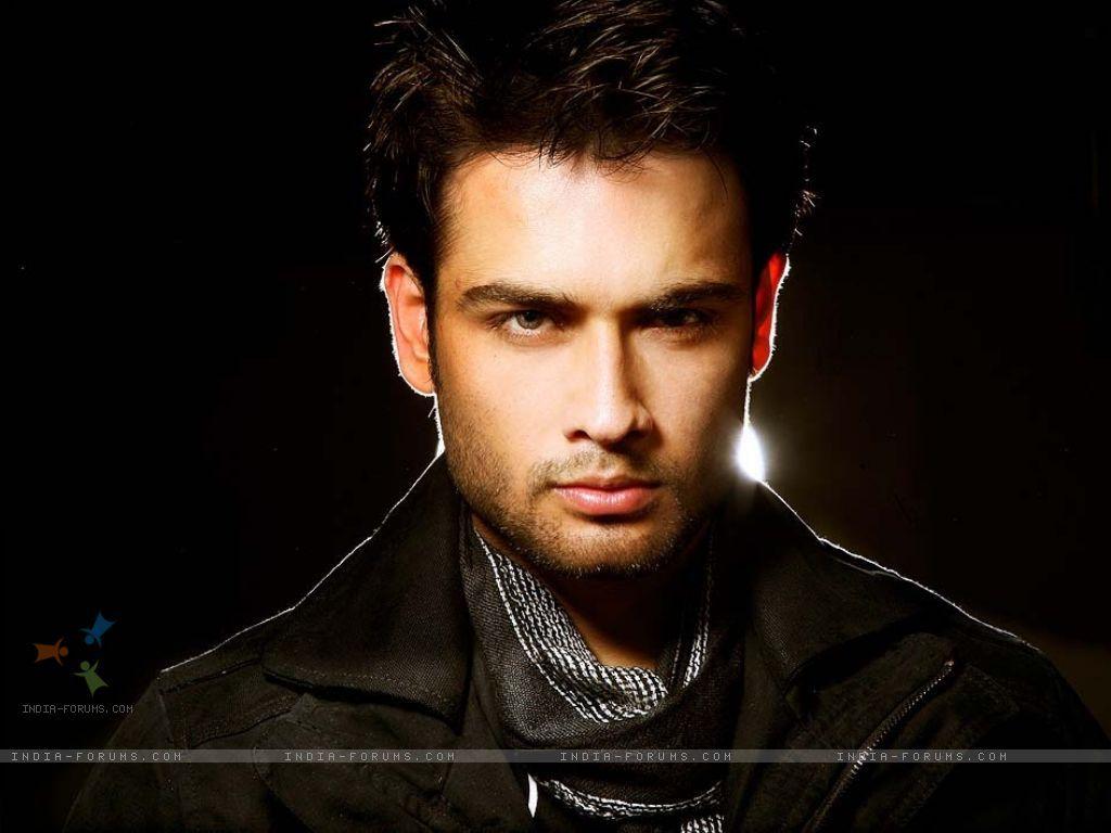 1024x768 Roylaty Free Image: Abhay raichand vampire wallpaper