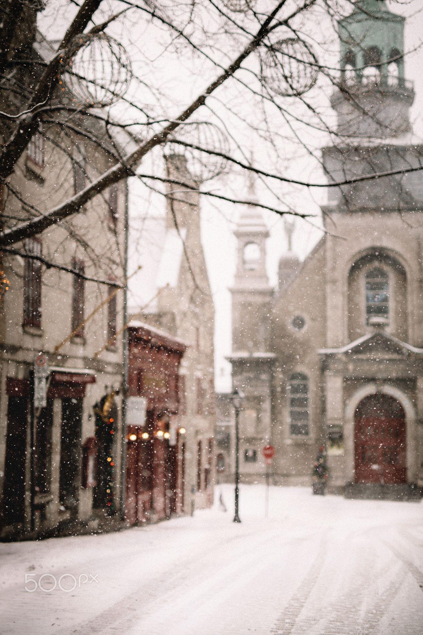 1365x2048 Old Montreal Streets in winter during holidays. Canada picture, Best places to travel, Quebec city winter