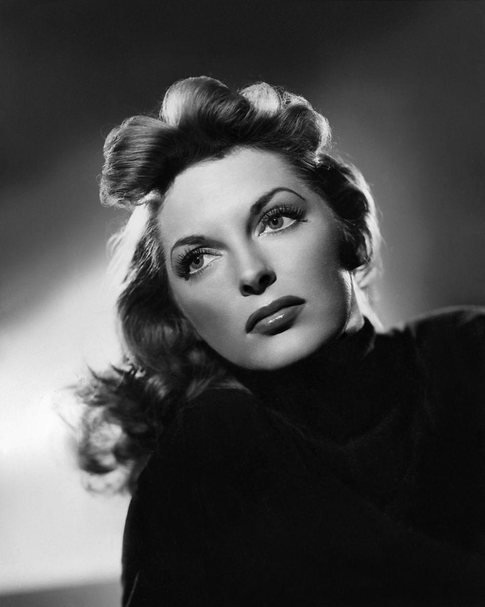 958x1200 Julie LONDON : Biography and movies