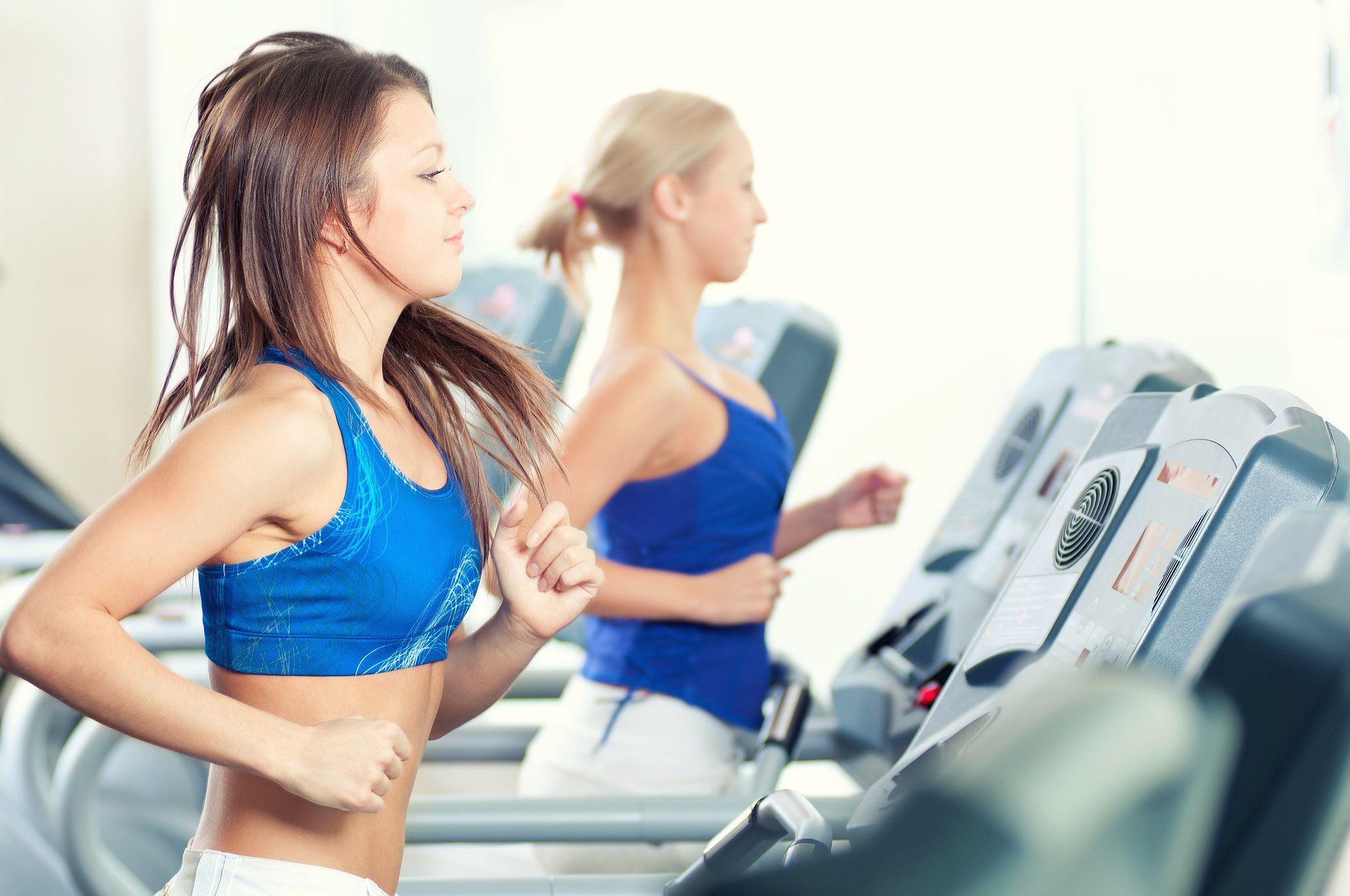 2048x1360 Fitness Treadmill Wallpaper 51323 2048x1360px