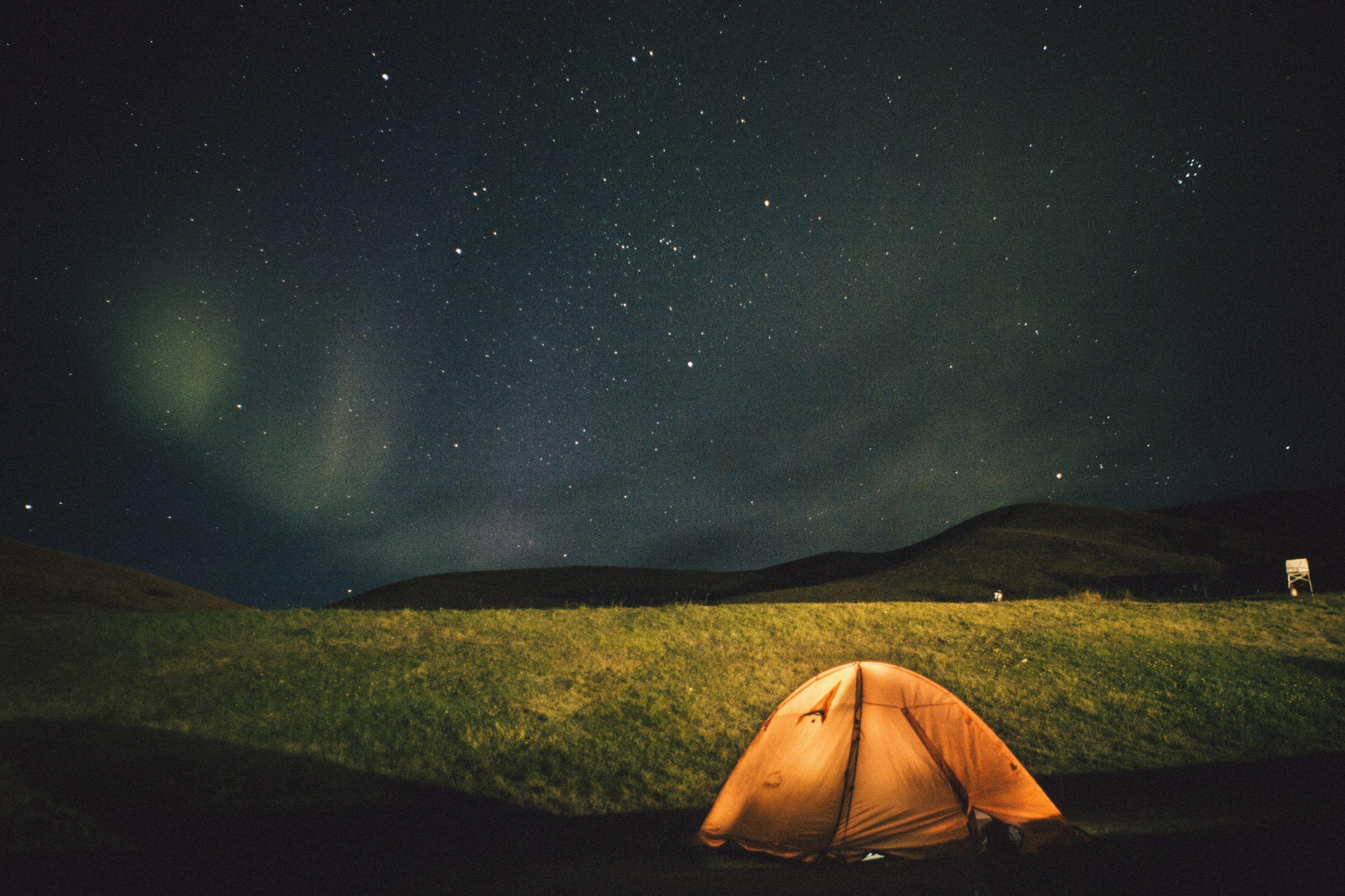 3840x2560 Wallpaper / night sky tent and light HD 4k wallpaper