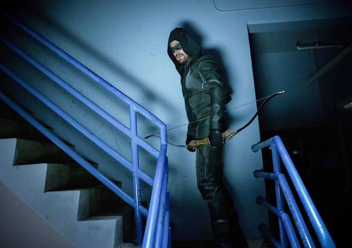 1200x846 CW releases first photo from Arrow season 8 premiere