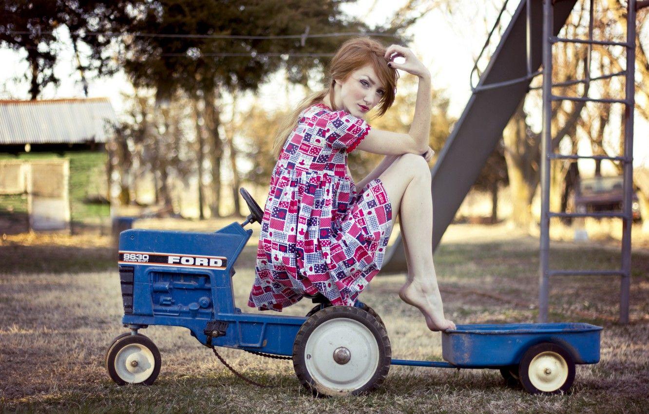 1332x850 Wallpaper girl, mood, tractor image for desktop, section ситуации