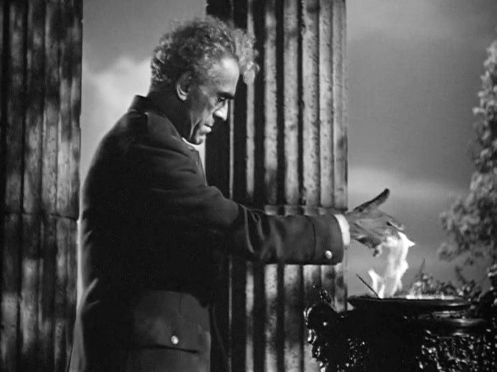 1600x1200 Isle of the Dead (1945)