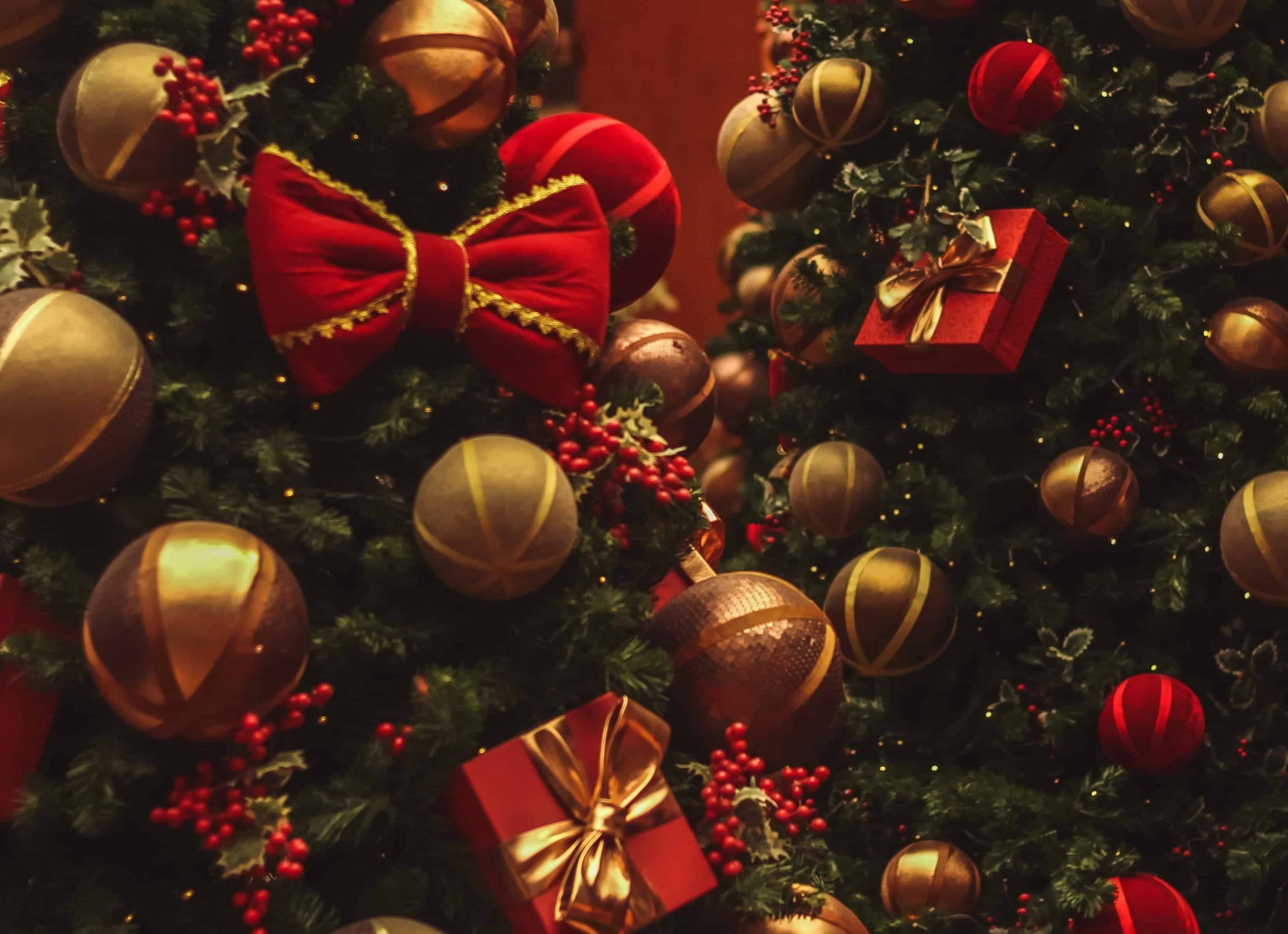 2560x1855 How can your tour business celebrate Christmas in July?