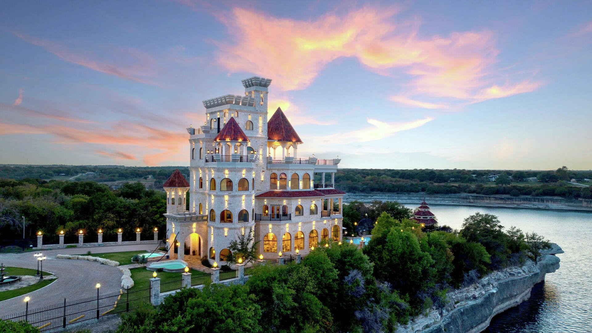 1920x1080 Texas castle hits the market at $5.5M outside Waco