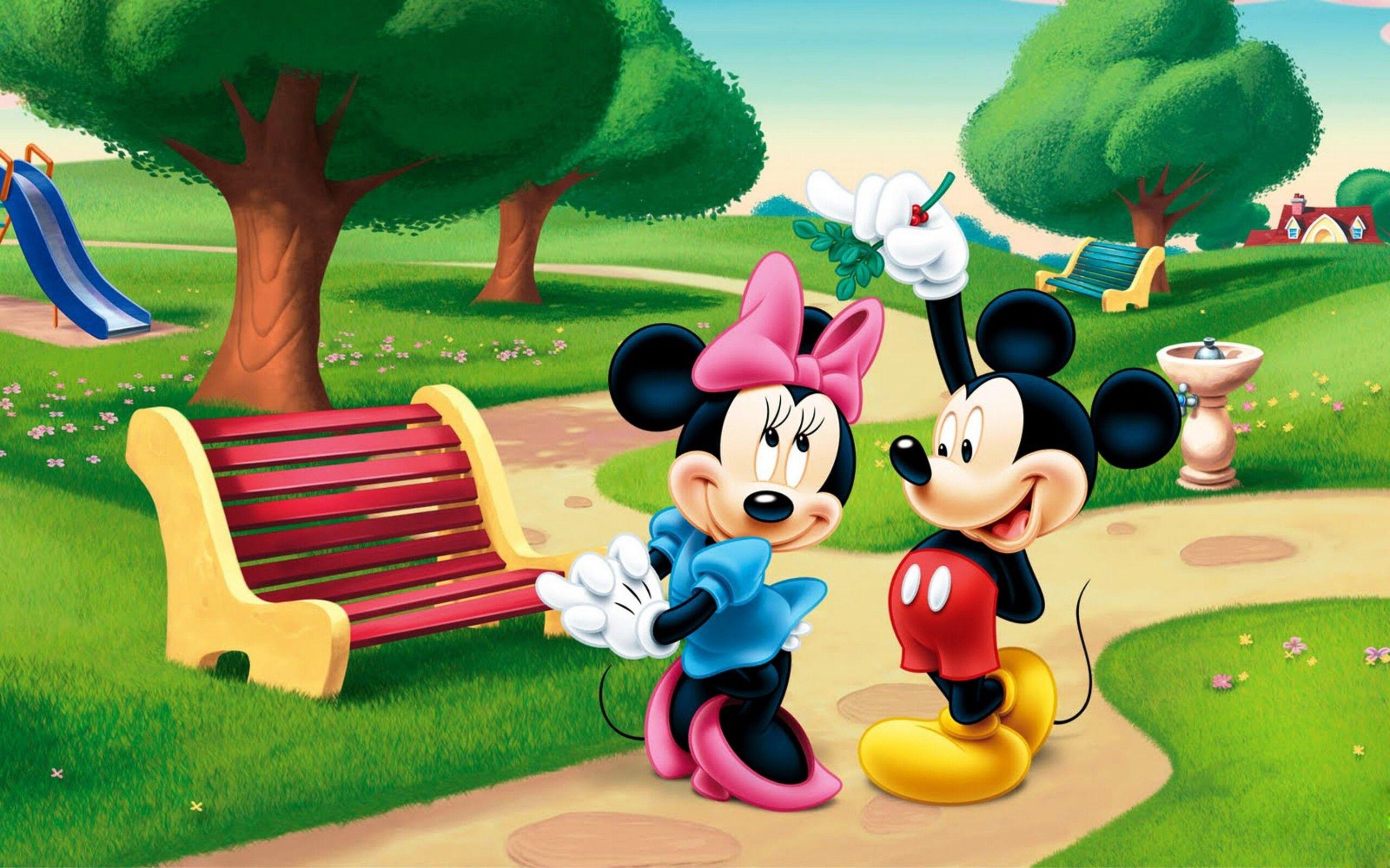 2560x1600 Chuột Mickey và Chuột Minnie trong công viên