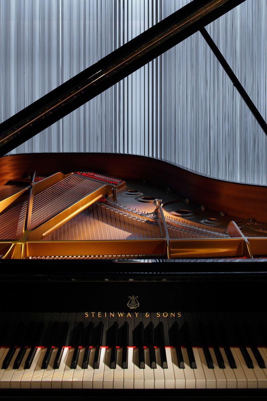 936x1404 Thiết kế của phòng trưng bày Steinway & Sons ở Tokyo nhằm phản ánh sự khéo léo của các nhạc cụ.  Piano, Chụp ảnh piano, Steinway grand piano