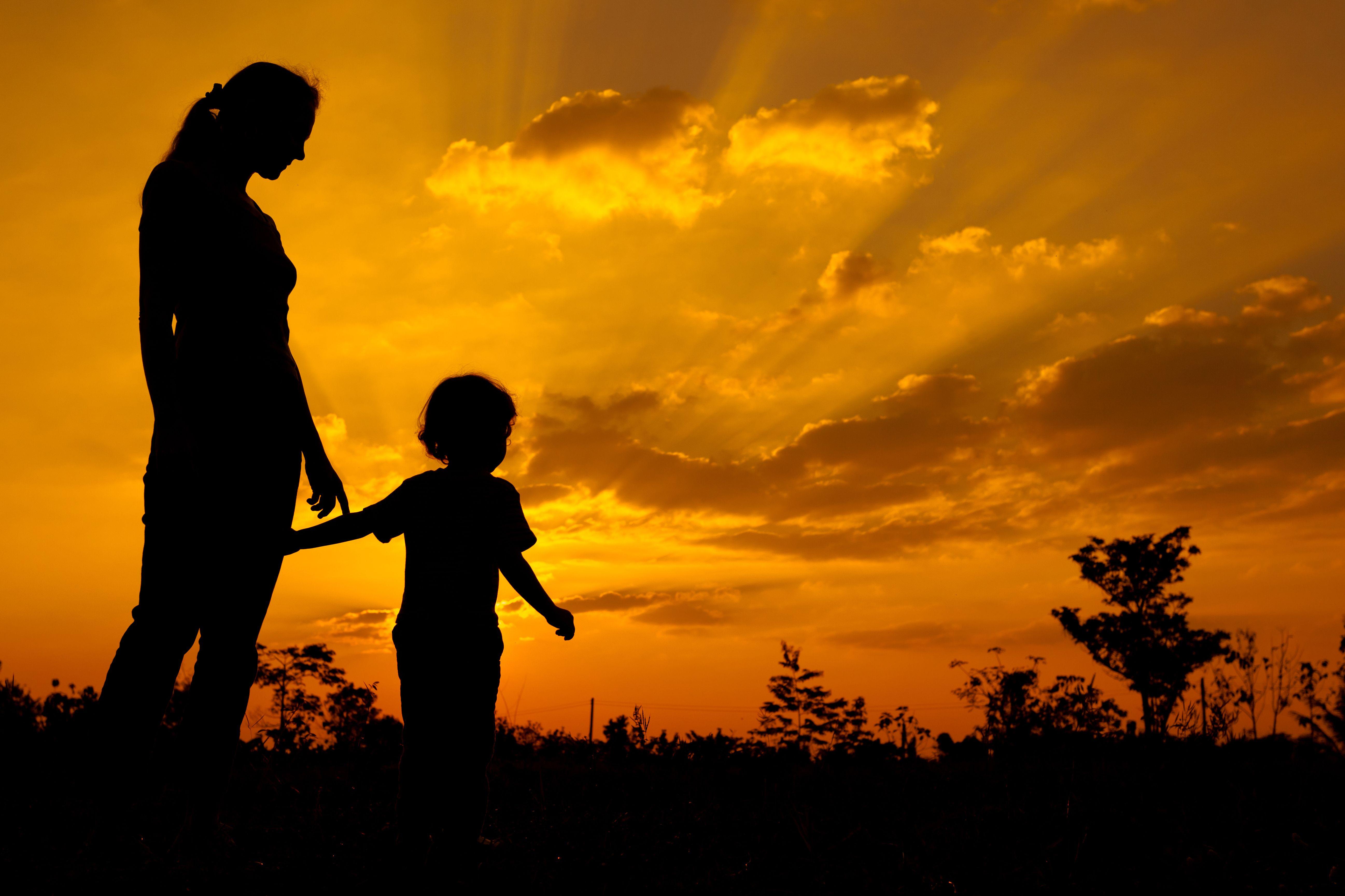 5189x3459 Son Mom Wallpaper