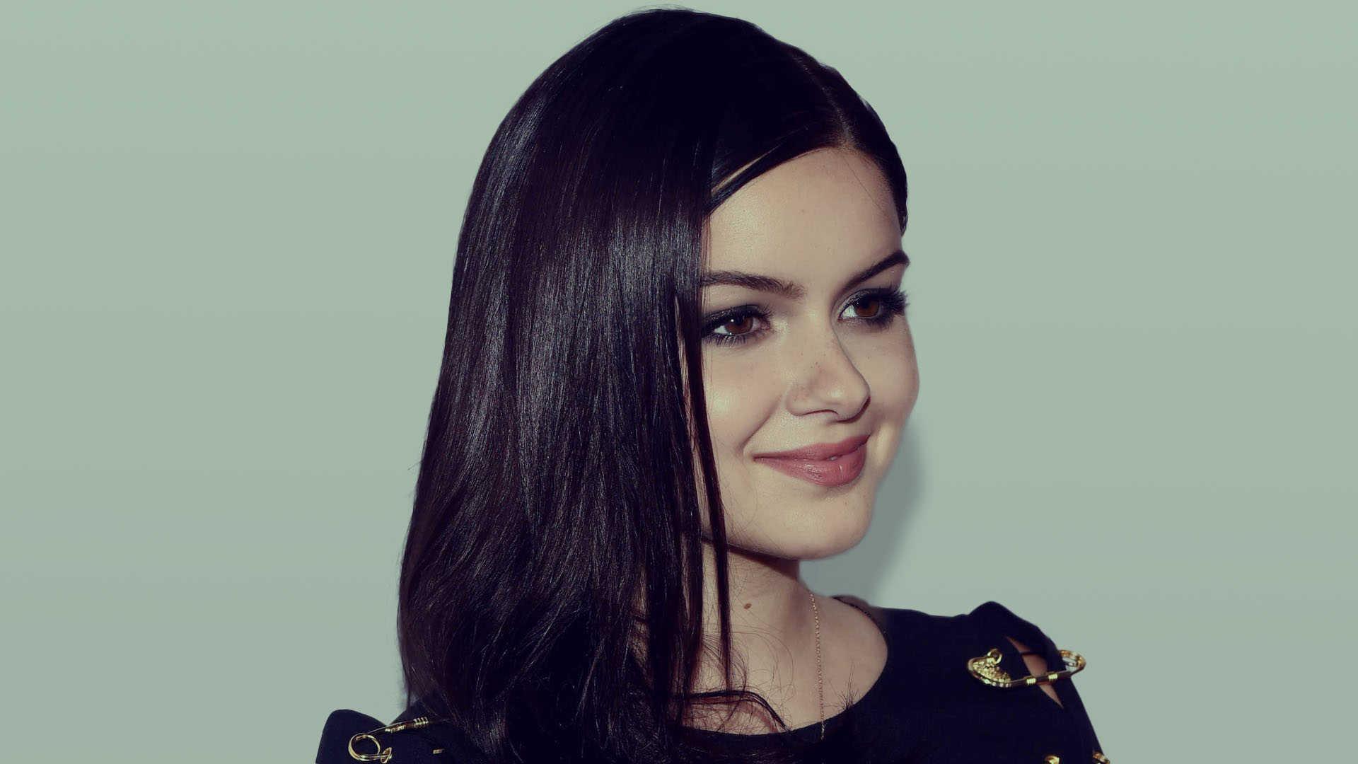 1920x1080 Ariel Winter Desktop Wallpaper 53089 1920x1080px