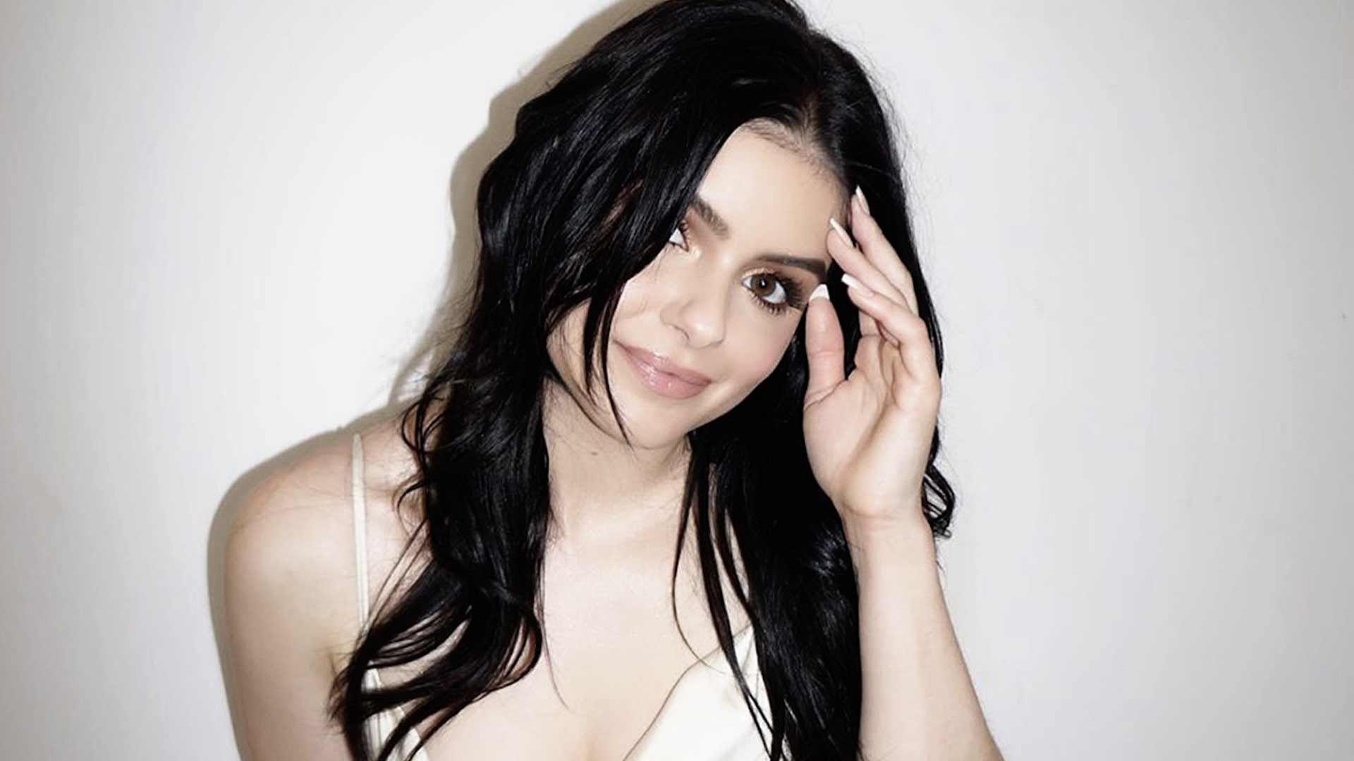 1920x1080 Ariel Winter Shows Off 30 Pound Weight Loss In Jaw Dropping Jenga Snap