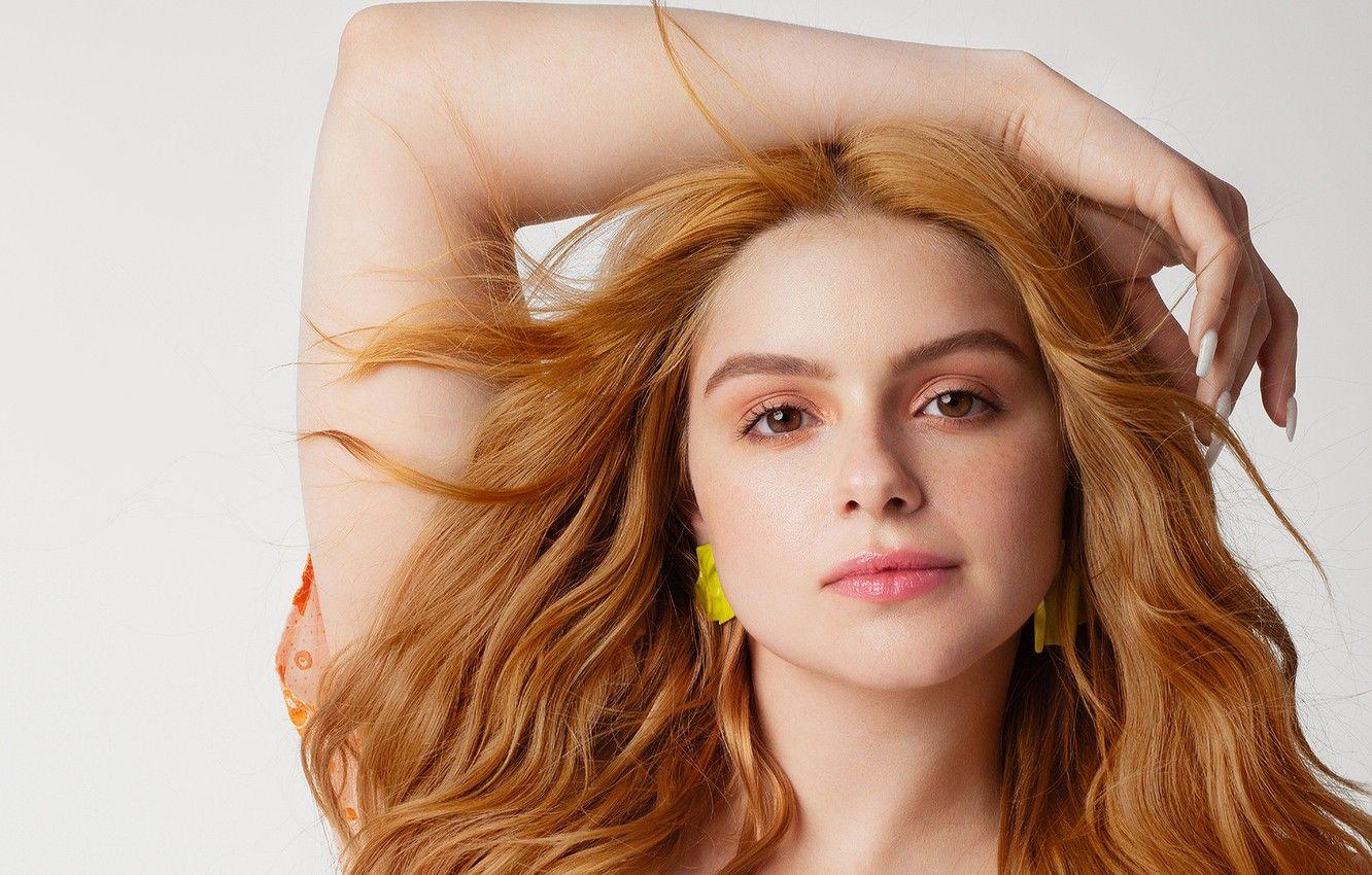 1332x850 Wallpaper look, girl, hair, lips, red, gentle, Vogue, Ariel Winter image for desktop, section девушки